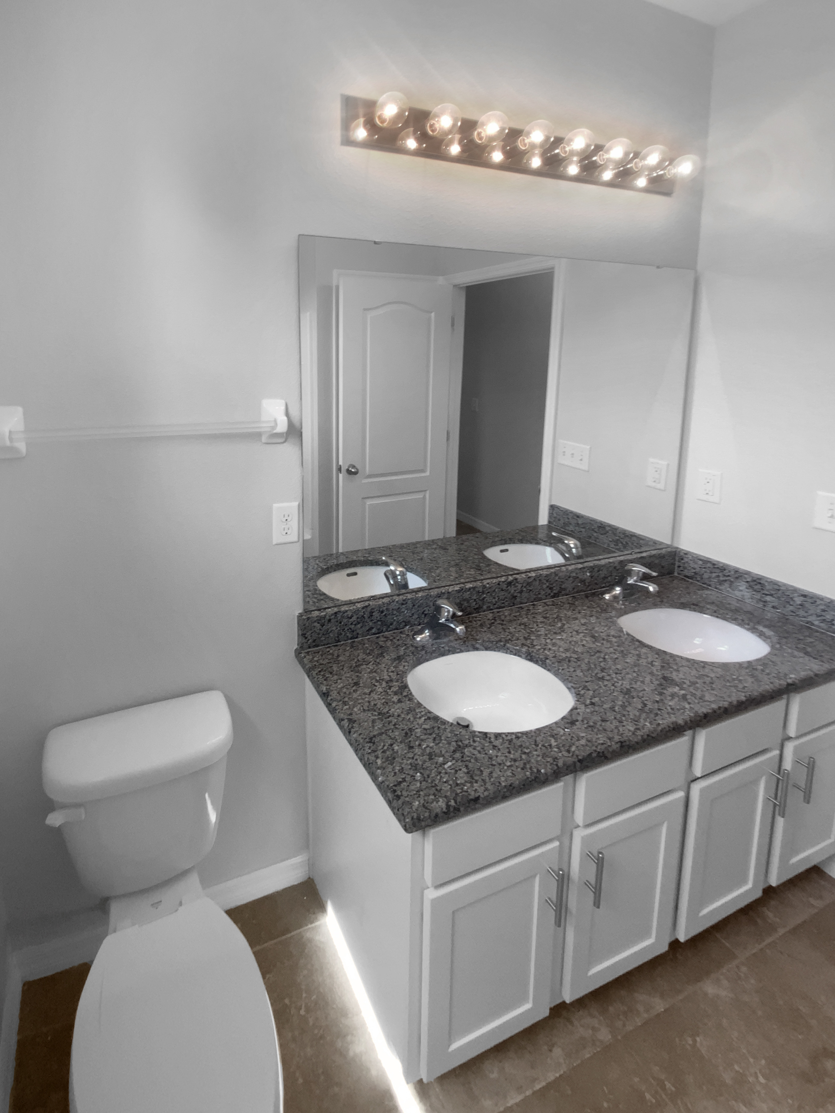 Photo 15 of 25 of 33083 Windelstraw Dr, Wesley Chapel, FL