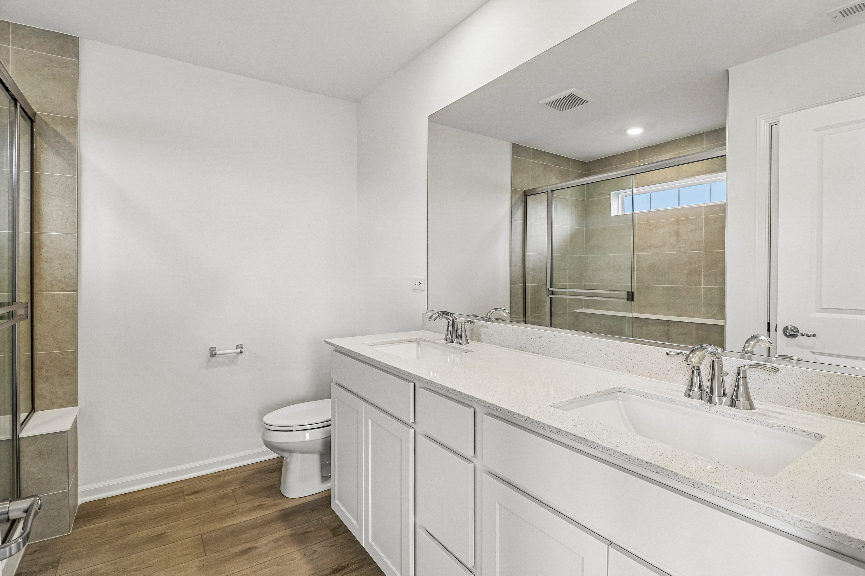 Photo 12 of 29 of 649 Cassia Ct, Crystal Lake, IL