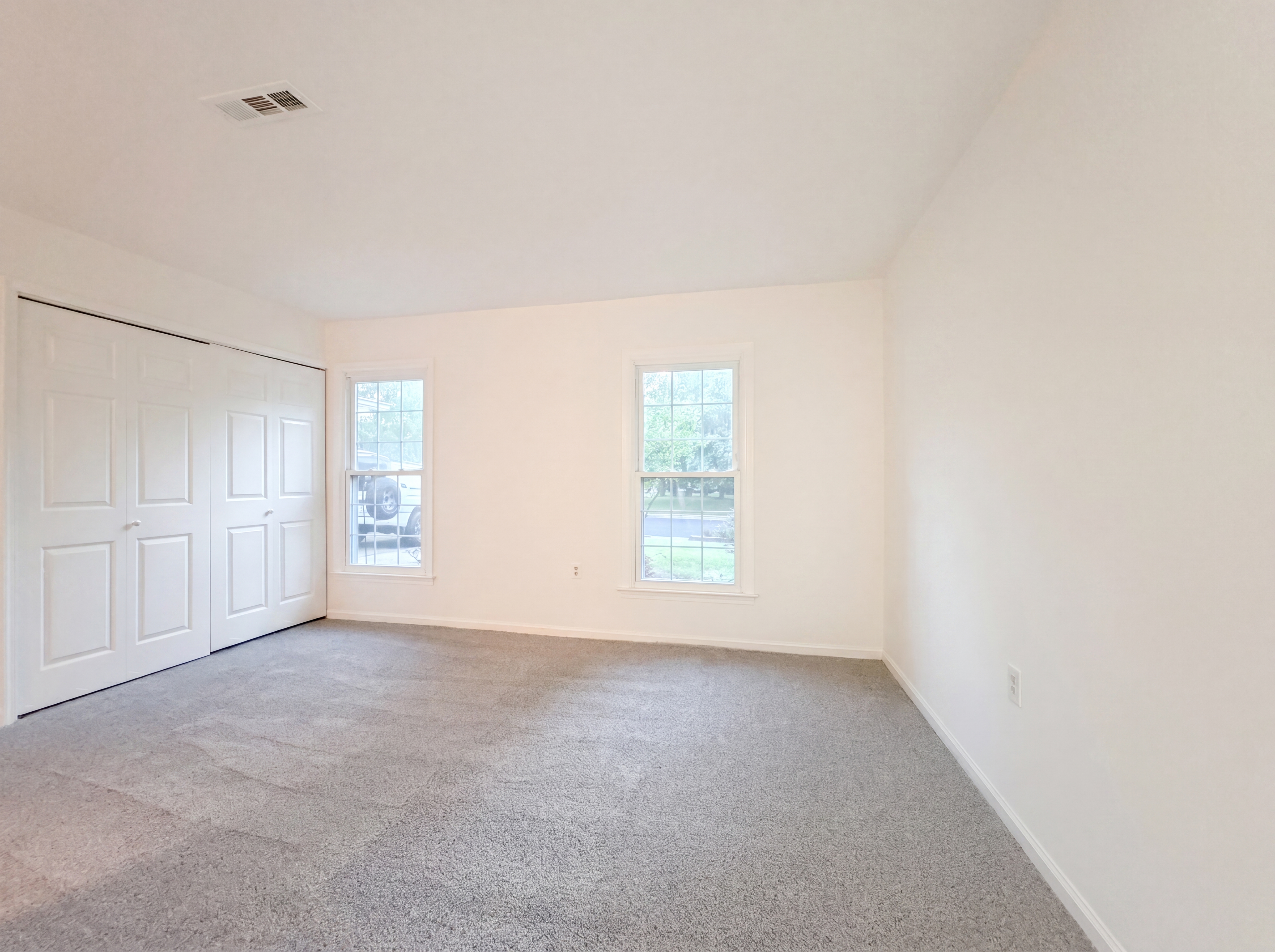 Photo 16 of 51 of 8947 Rosewood St, Manassas, VA