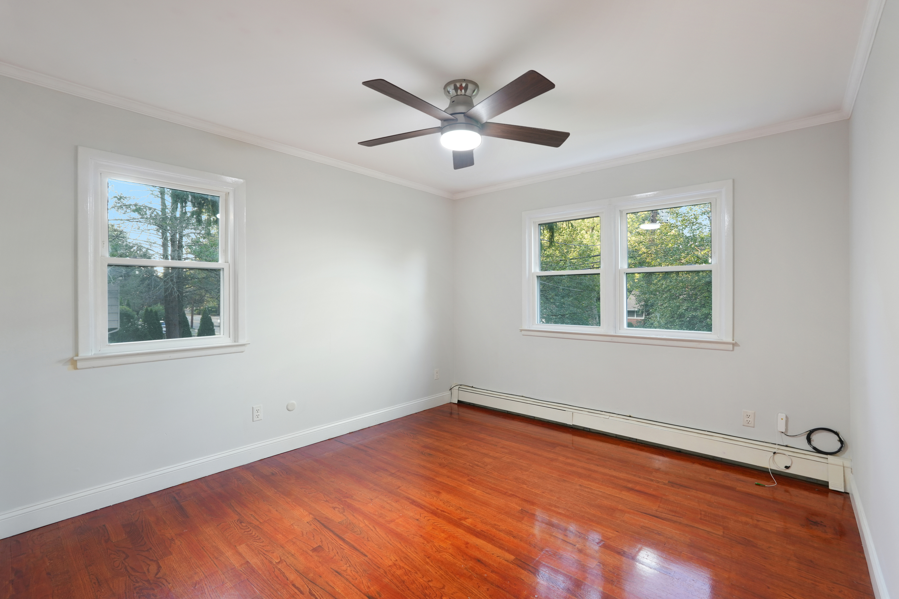 Photo 4 of 36 of 274 Oradell Ave, Paramus, NJ