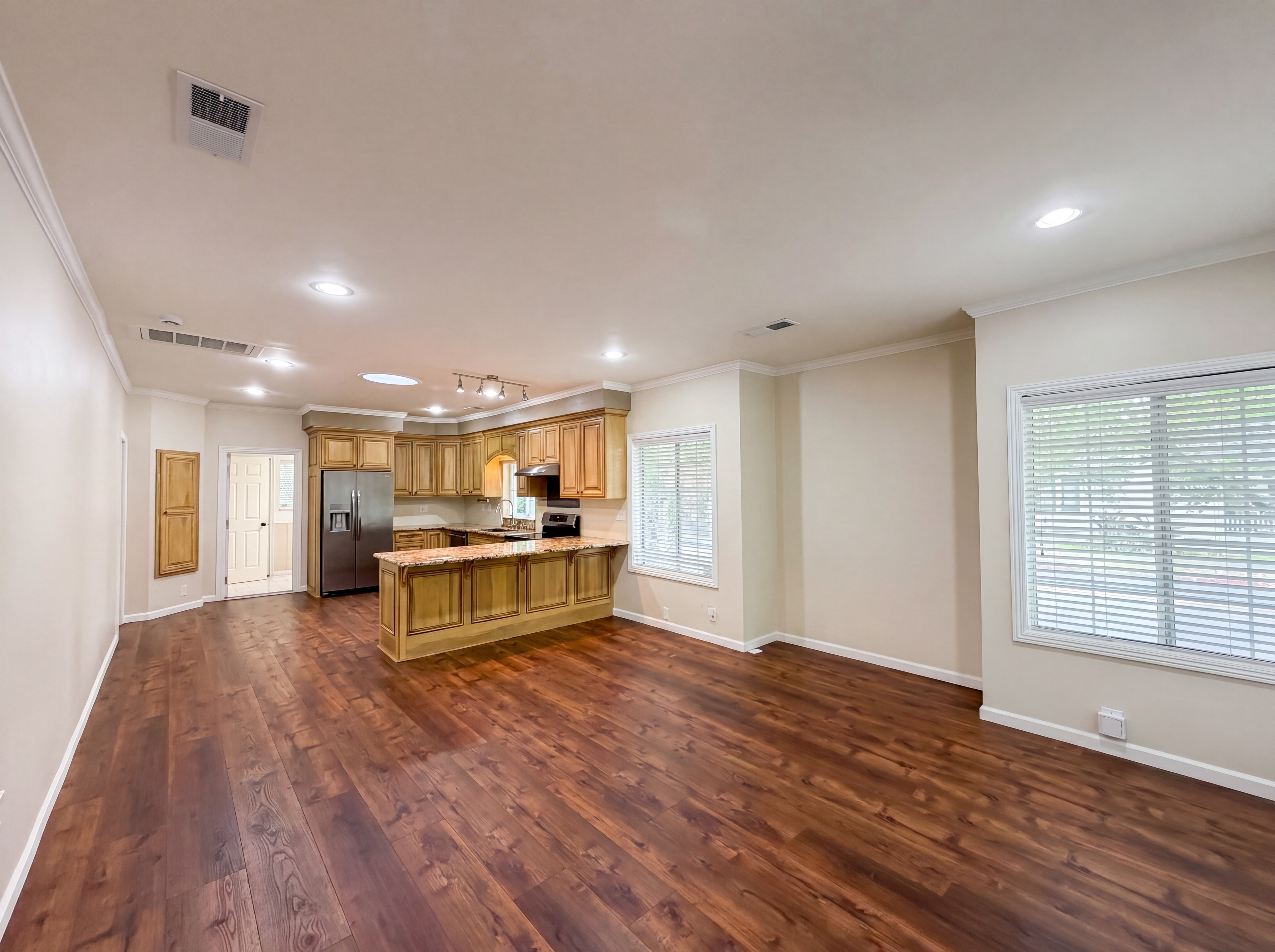 Photo 7 of 45 of 231 22nd St, Sacramento, CA