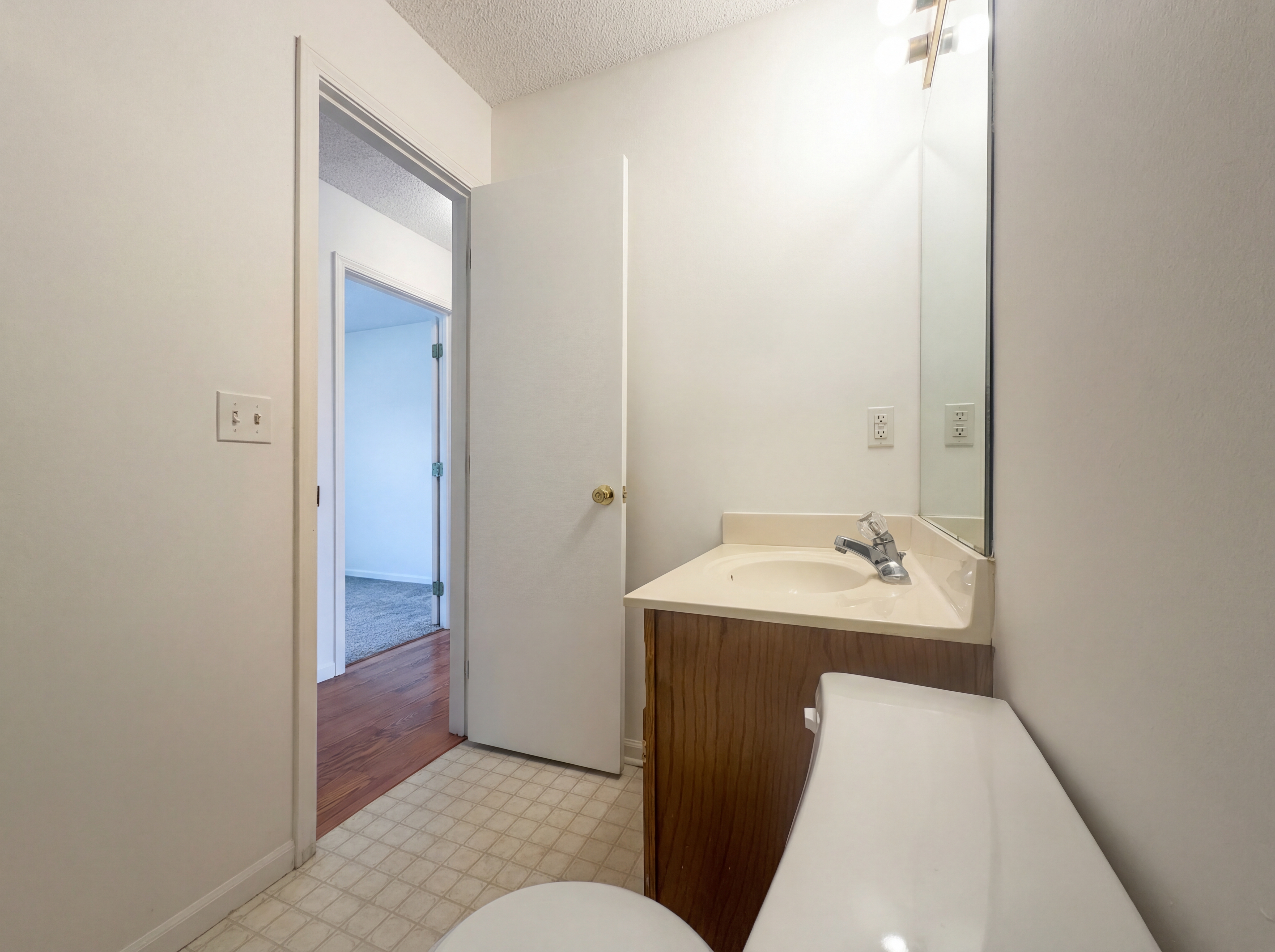 Photo 15 of 27 of 14110 Lora St, Smithville, MO
