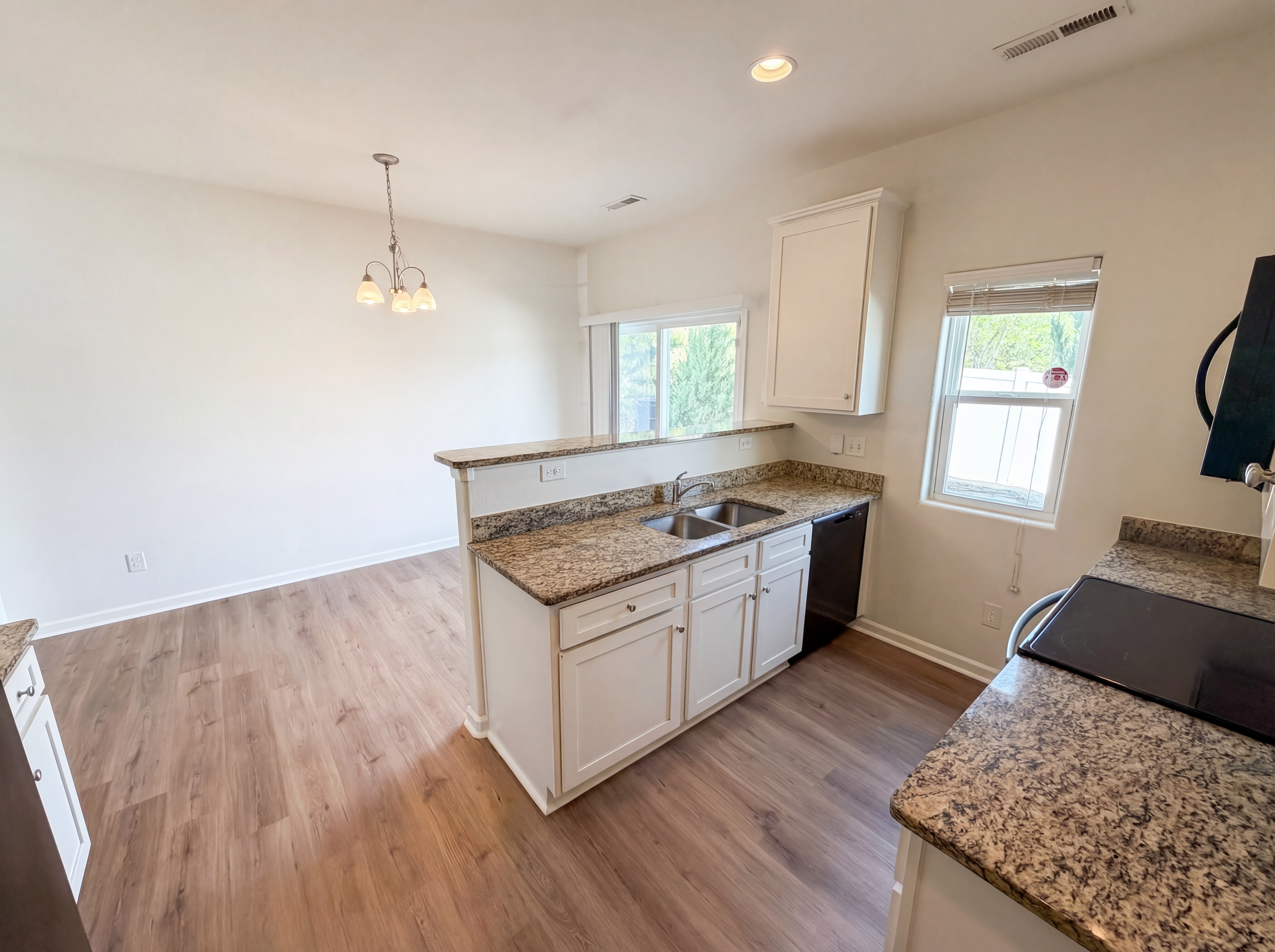 Photo 11 of 25 of 8321 Candlenut Ln, Charlotte, NC