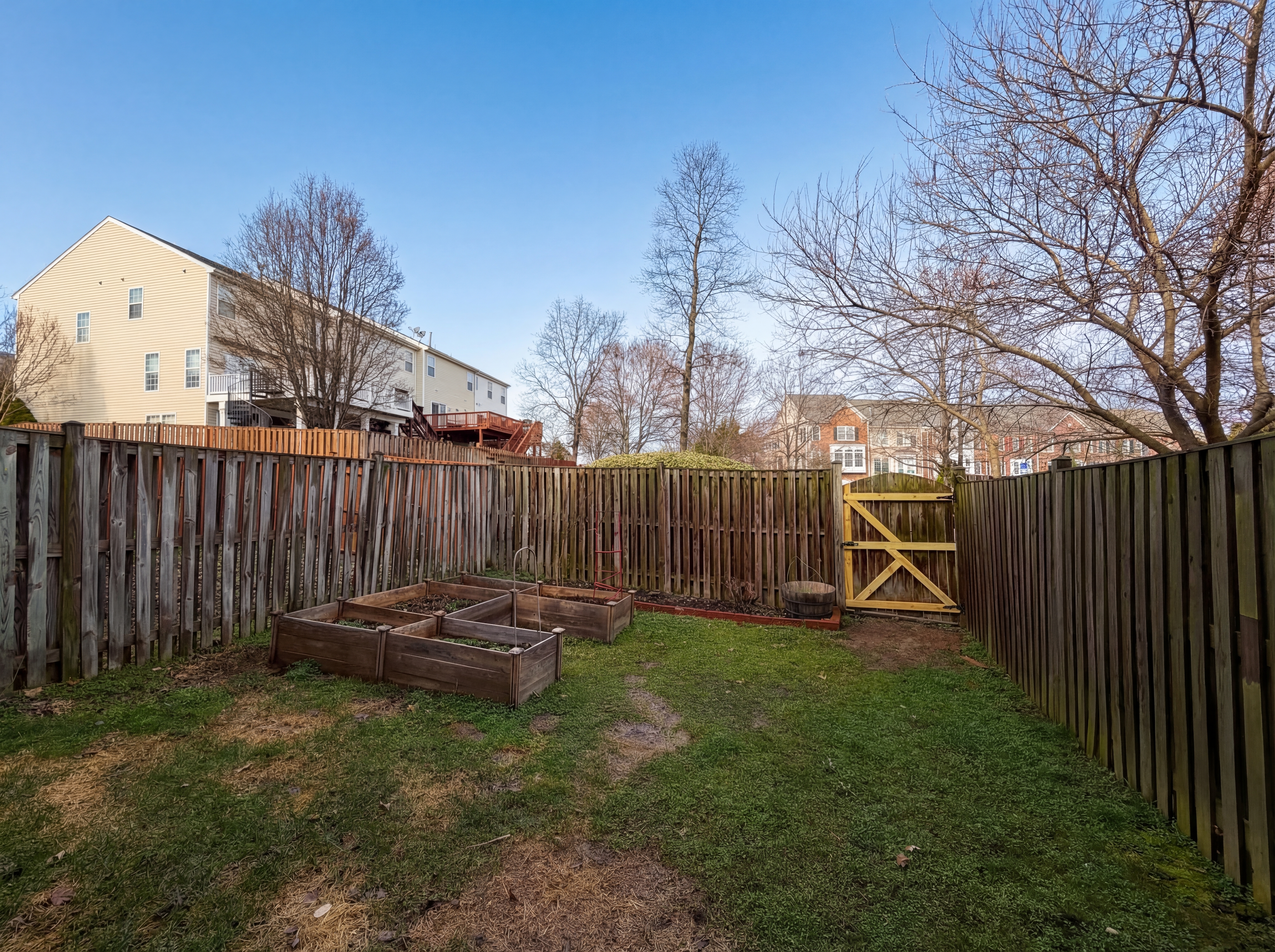 Photo 12 of 28 of 18560 Sierra Springs Sq, Leesburg, VA