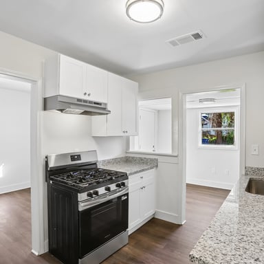 Property photo 3 of 1330 Lynford Dr SW