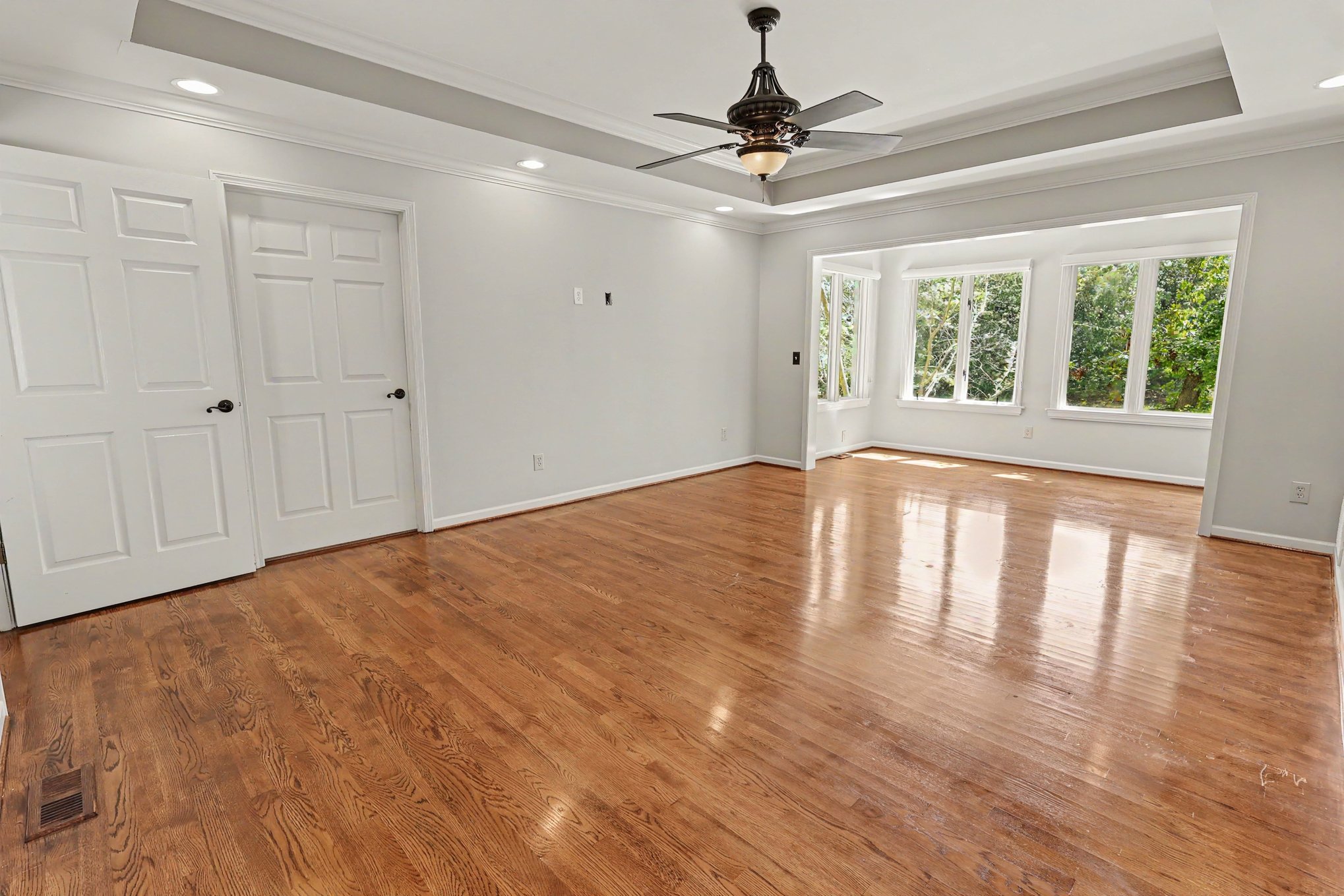 Photo 4 of 21 of 1941 River Way Dr, Hoover, AL