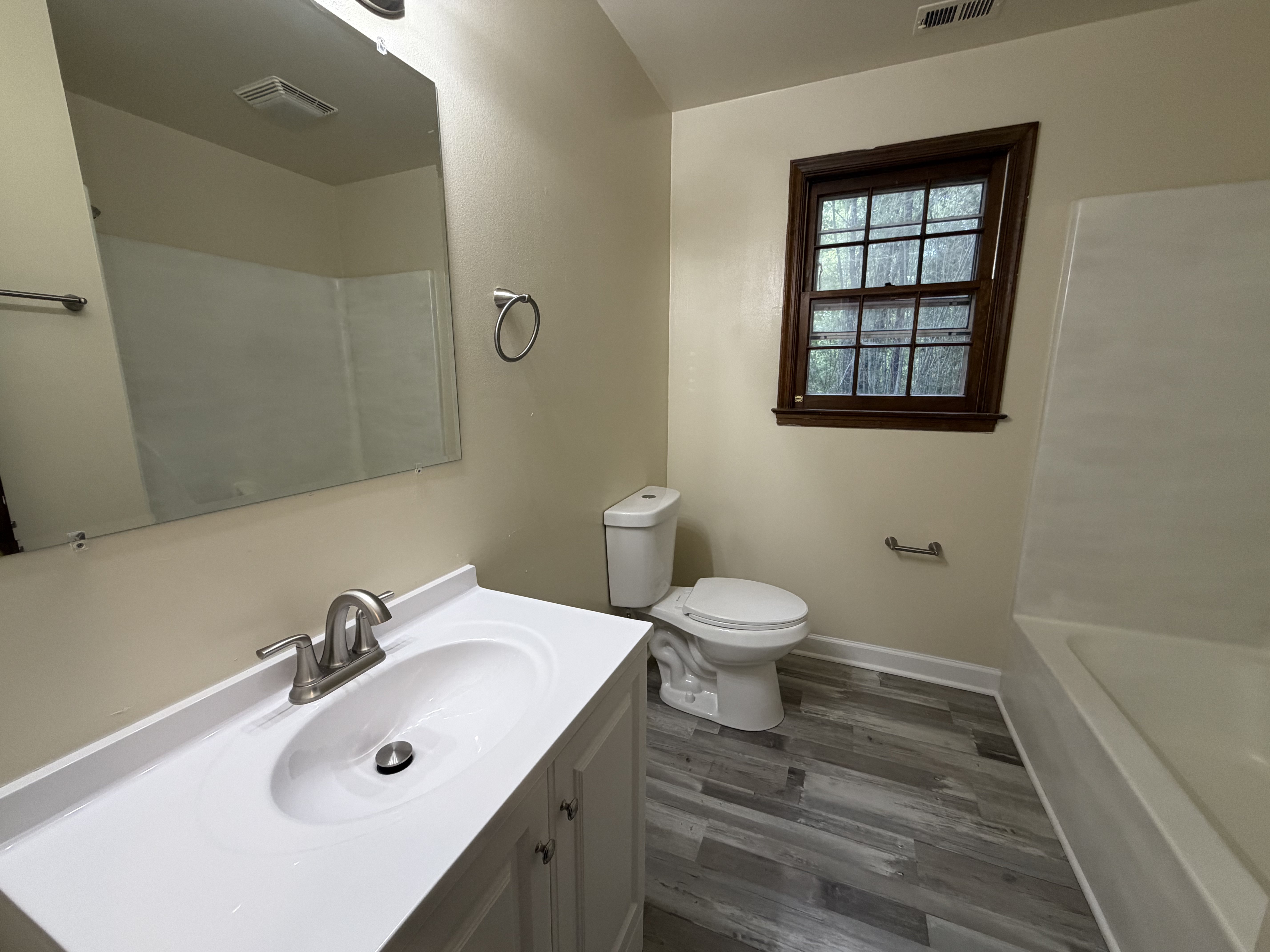 Photo 14 of 16 of 12330 Deerhurst Dr, Midlothian, VA