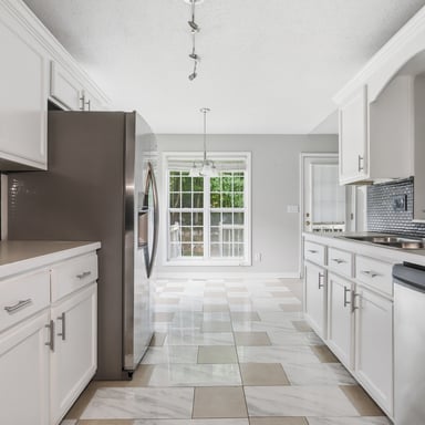 Property photo 2 of 36 Elmwood Pl NE
