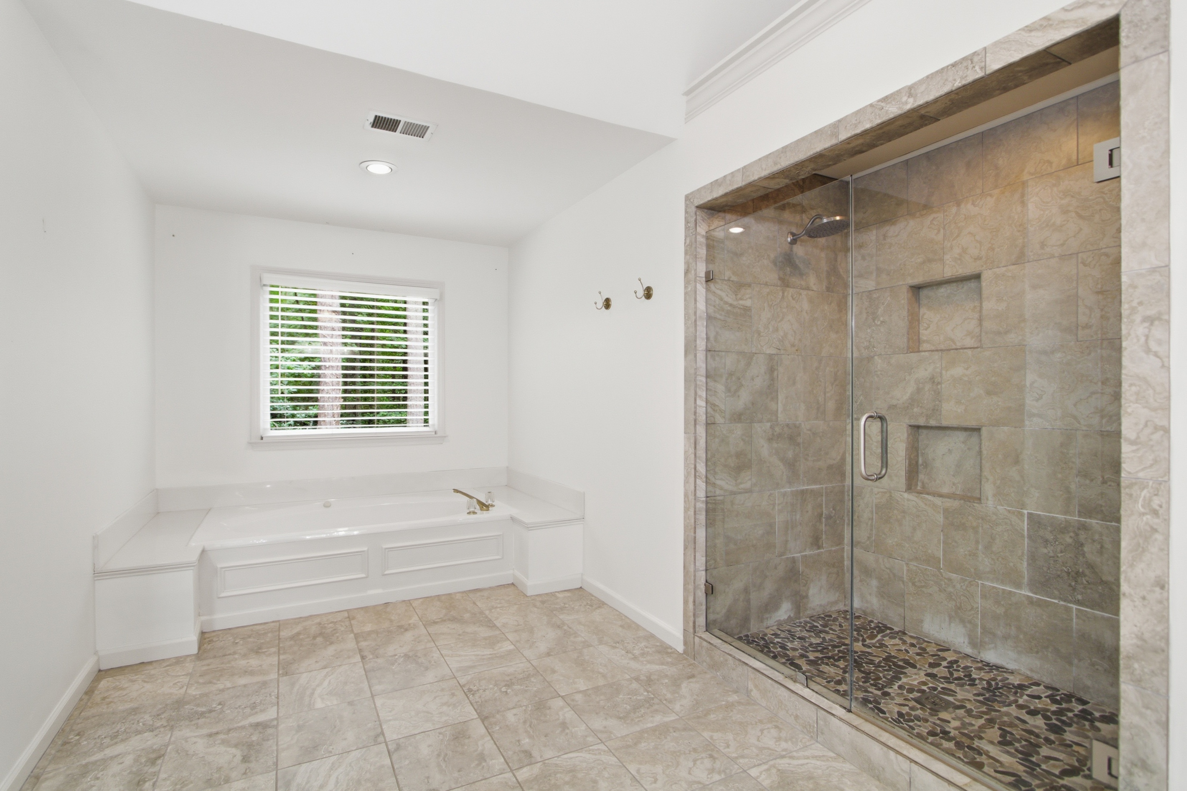 Photo 24 of 42 of 5117 Chipping Dr NW, Acworth, GA