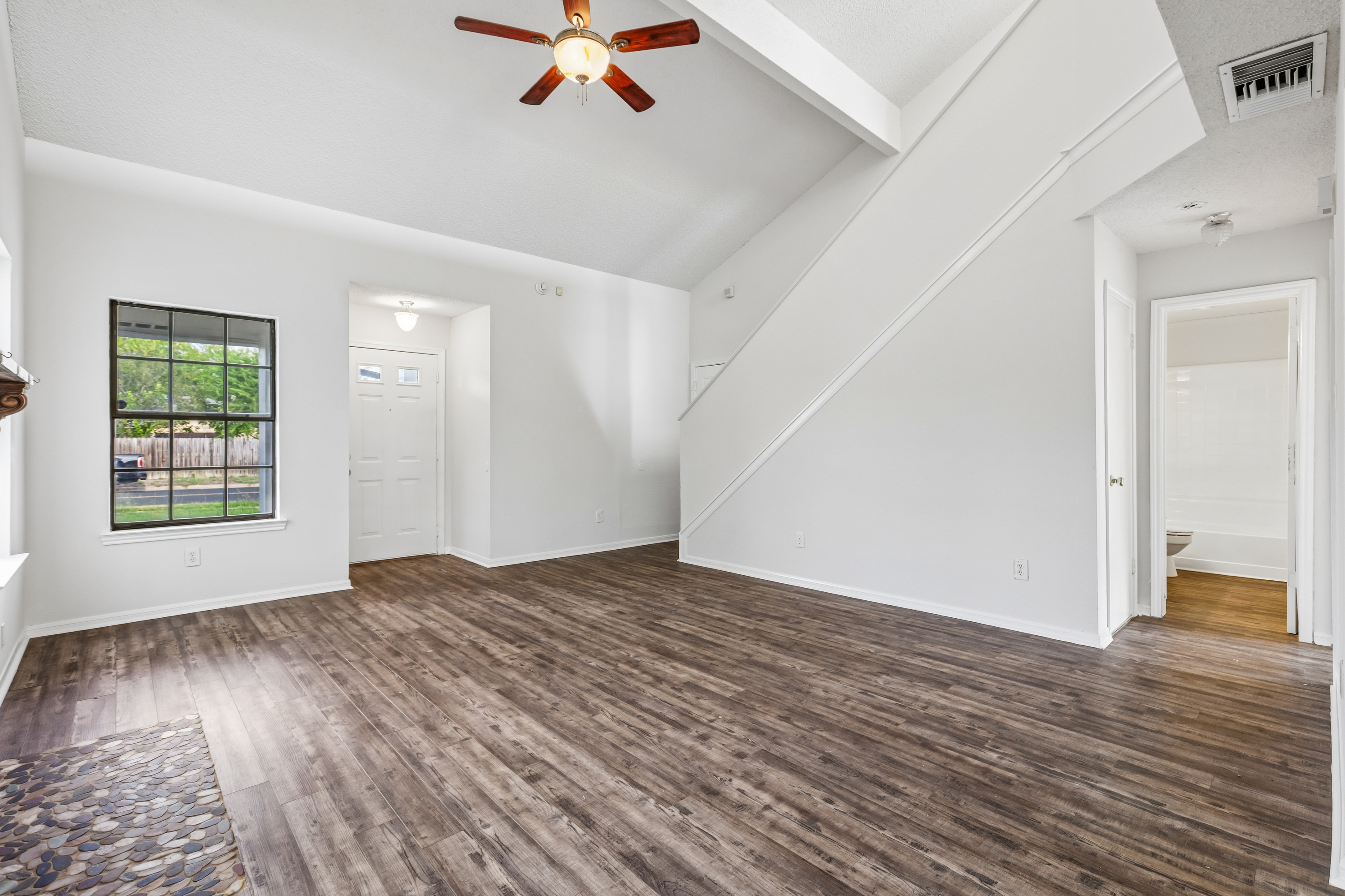 Photo 9 of 22 of 4508 Mesa Dr, Killeen, TX
