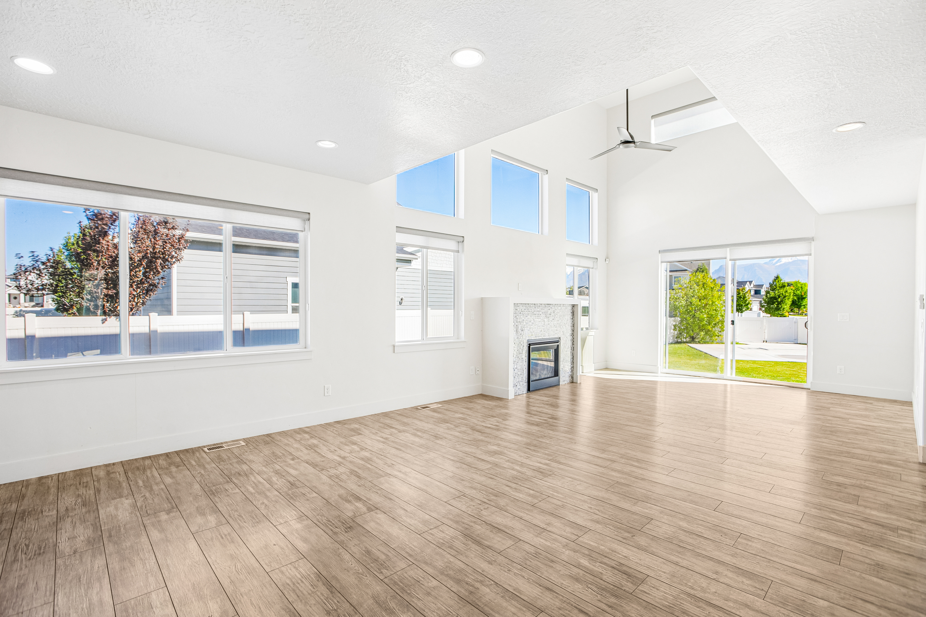Photo 8 of 43 of 2462 W Bluestem Dr, Lehi, UT