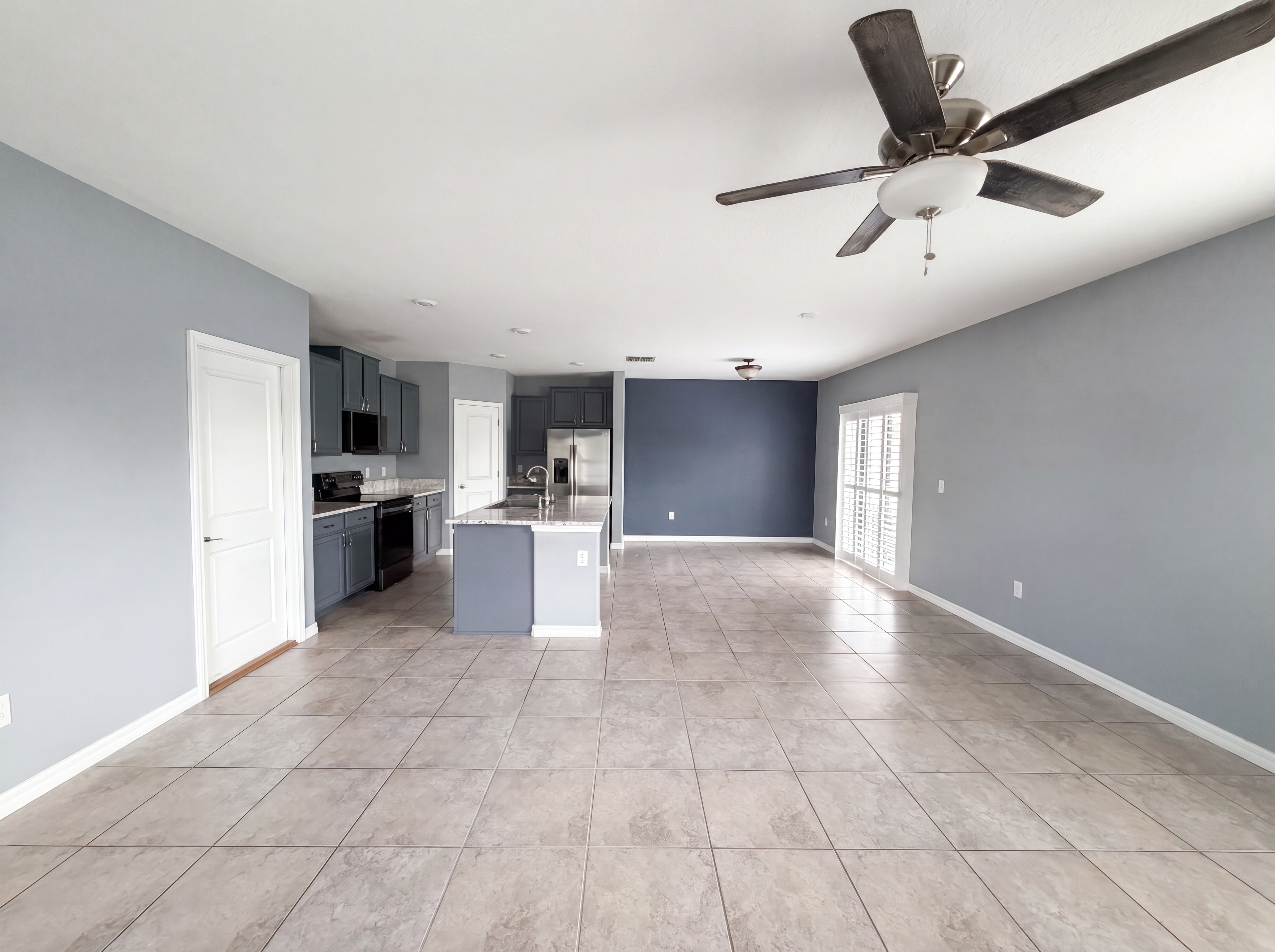 Photo 10 of 16 of 11126 Hudson Hills Ln, Riverview, FL