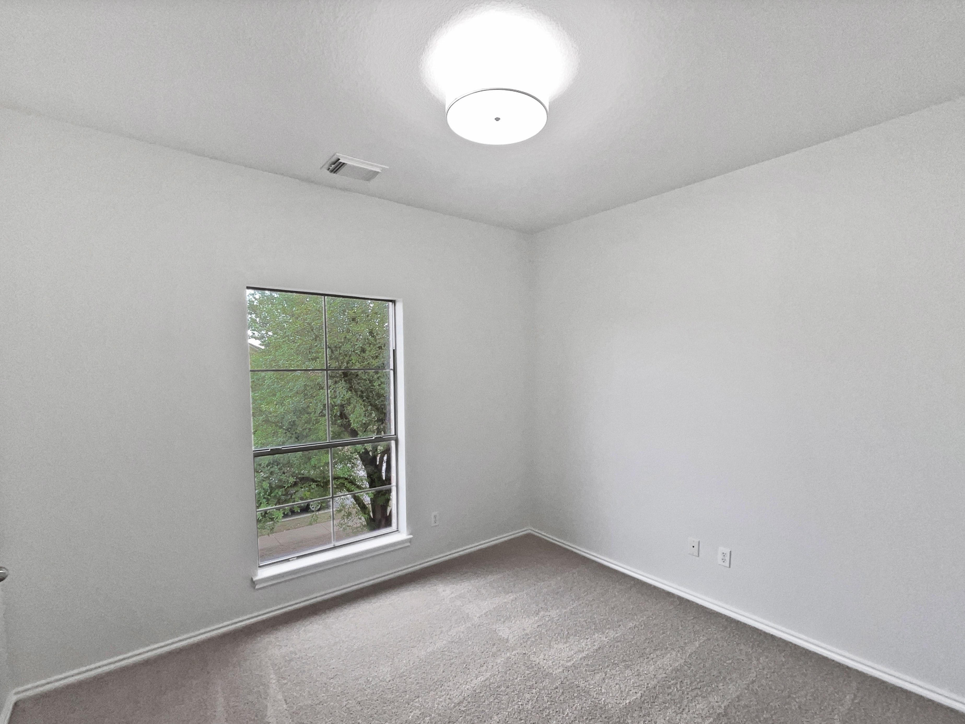 Photo 5 of 29 of 19500 Morgana Dr, Pflugerville, TX