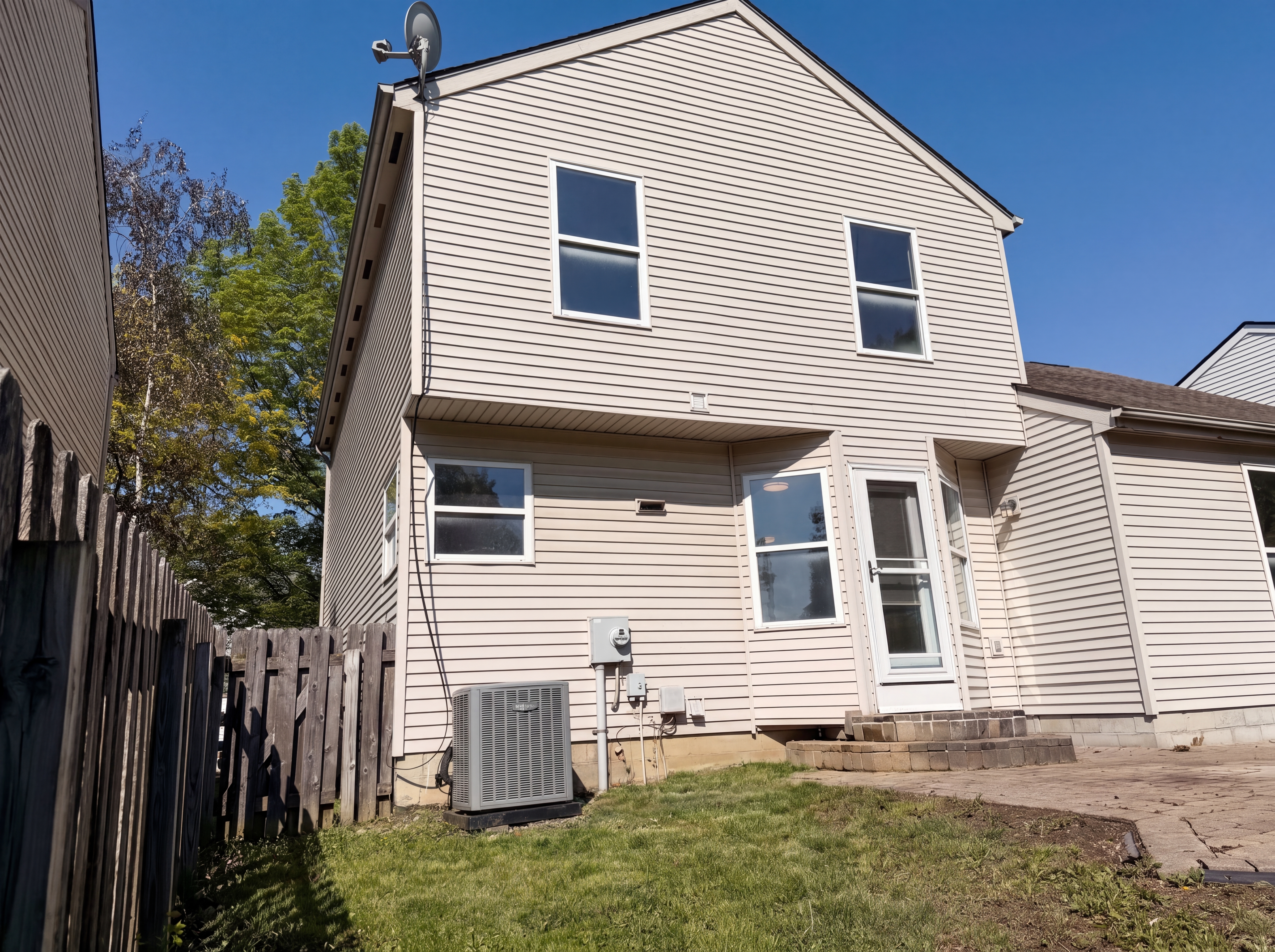 Photo 25 of 30 of 5074 Langcroft Dr, Hilliard, OH