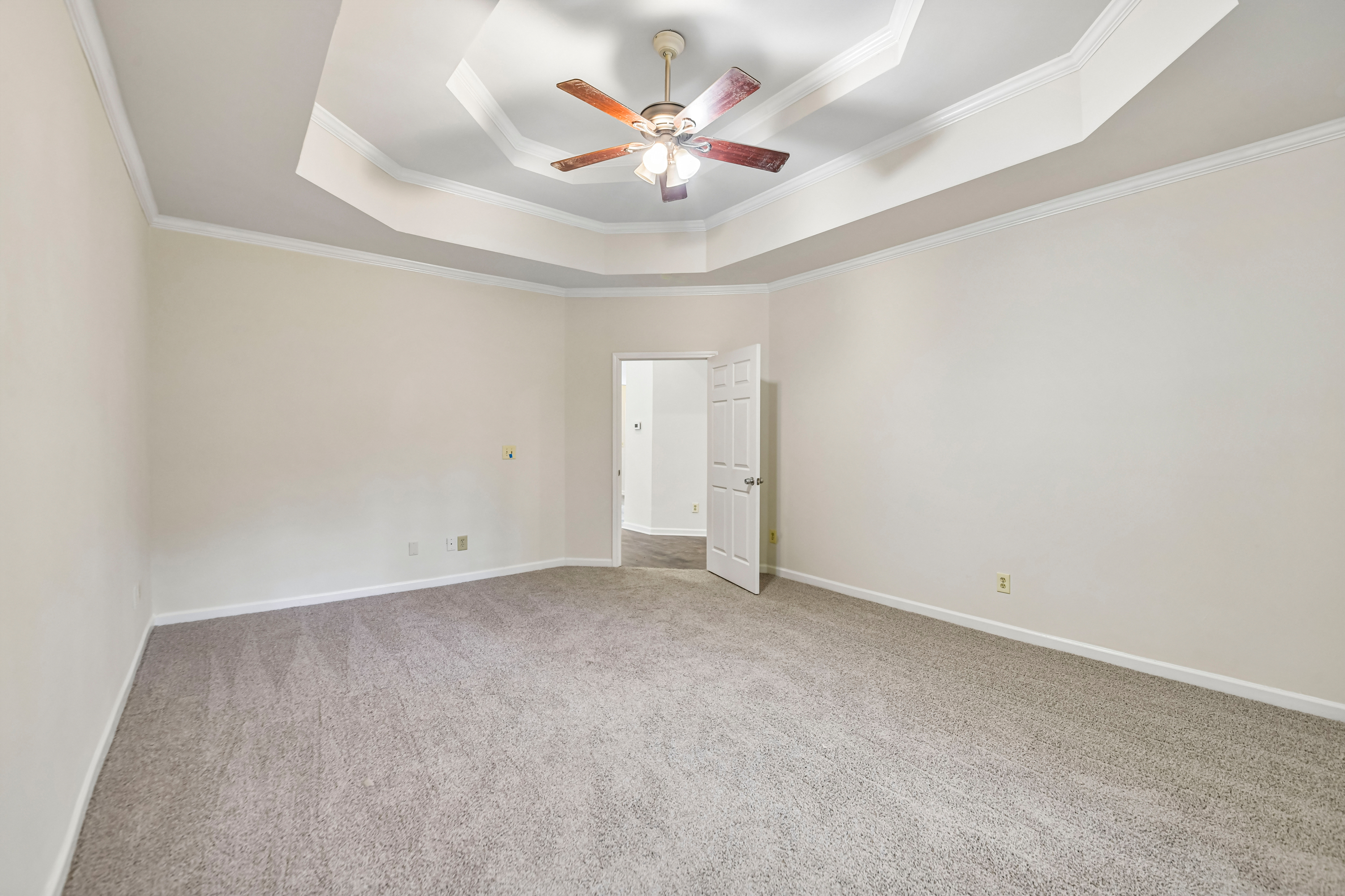 Photo 8 of 20 of 5818 Cobb Mdw, Norcross, GA