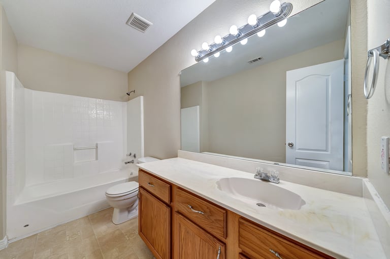 Photo 19 of 22 - 2648 Bishop Allen Ln, Dallas, TX 75237