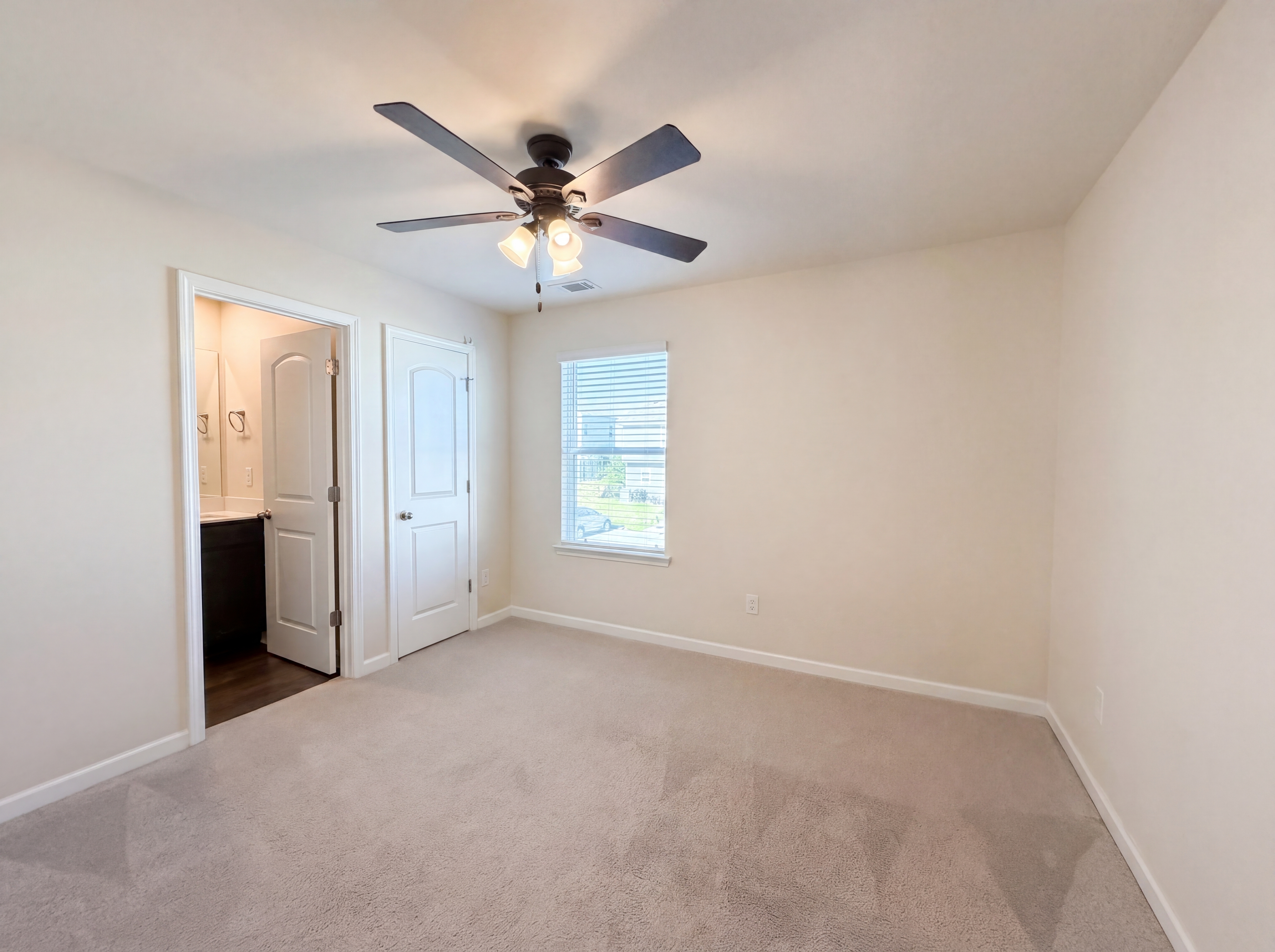 Photo 10 of 19 of 107 David Bolin Dr, La Vergne, TN