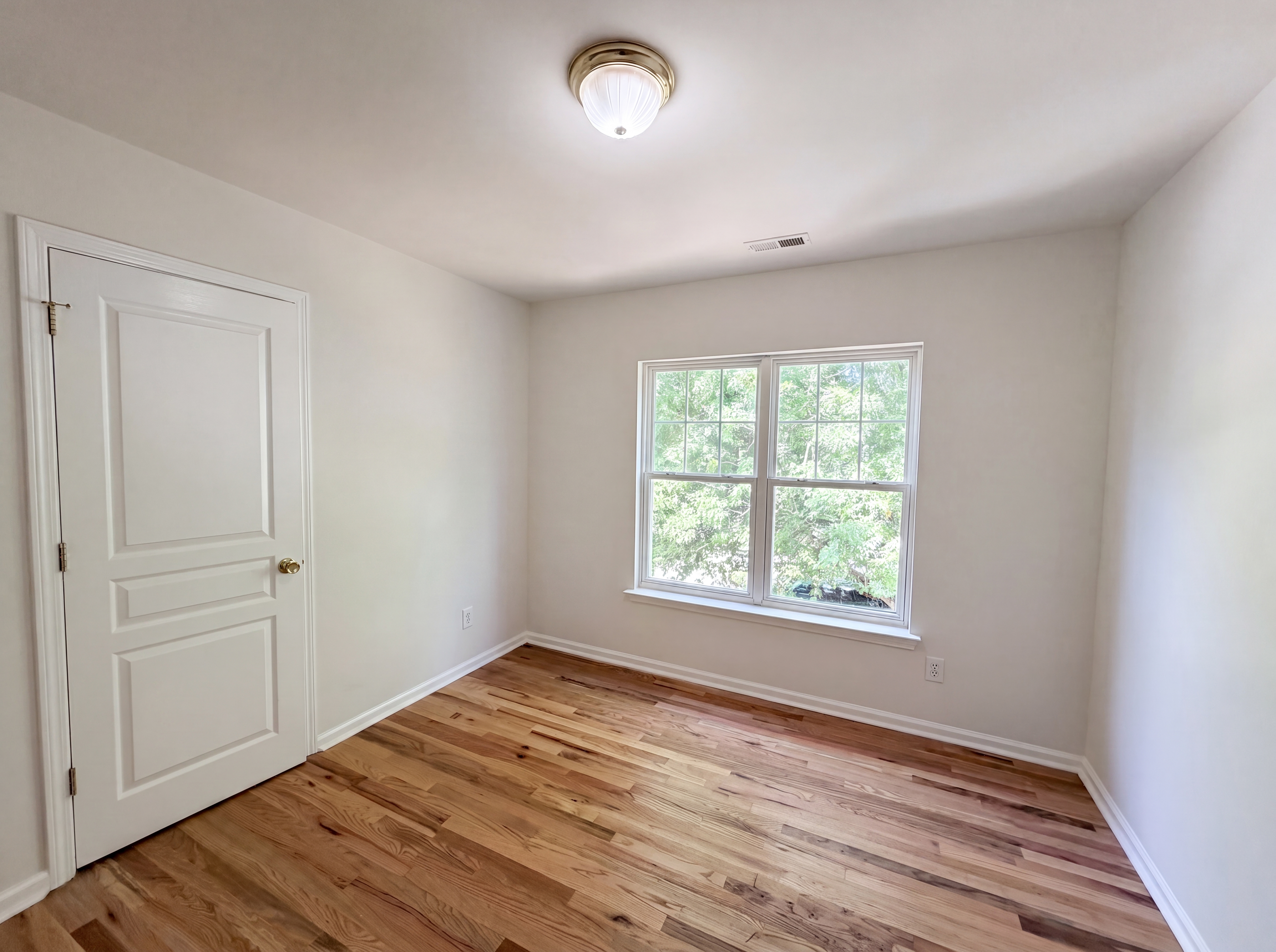 Photo 11 of 17 of 10648 Secret Garden Ln, Charlotte, NC