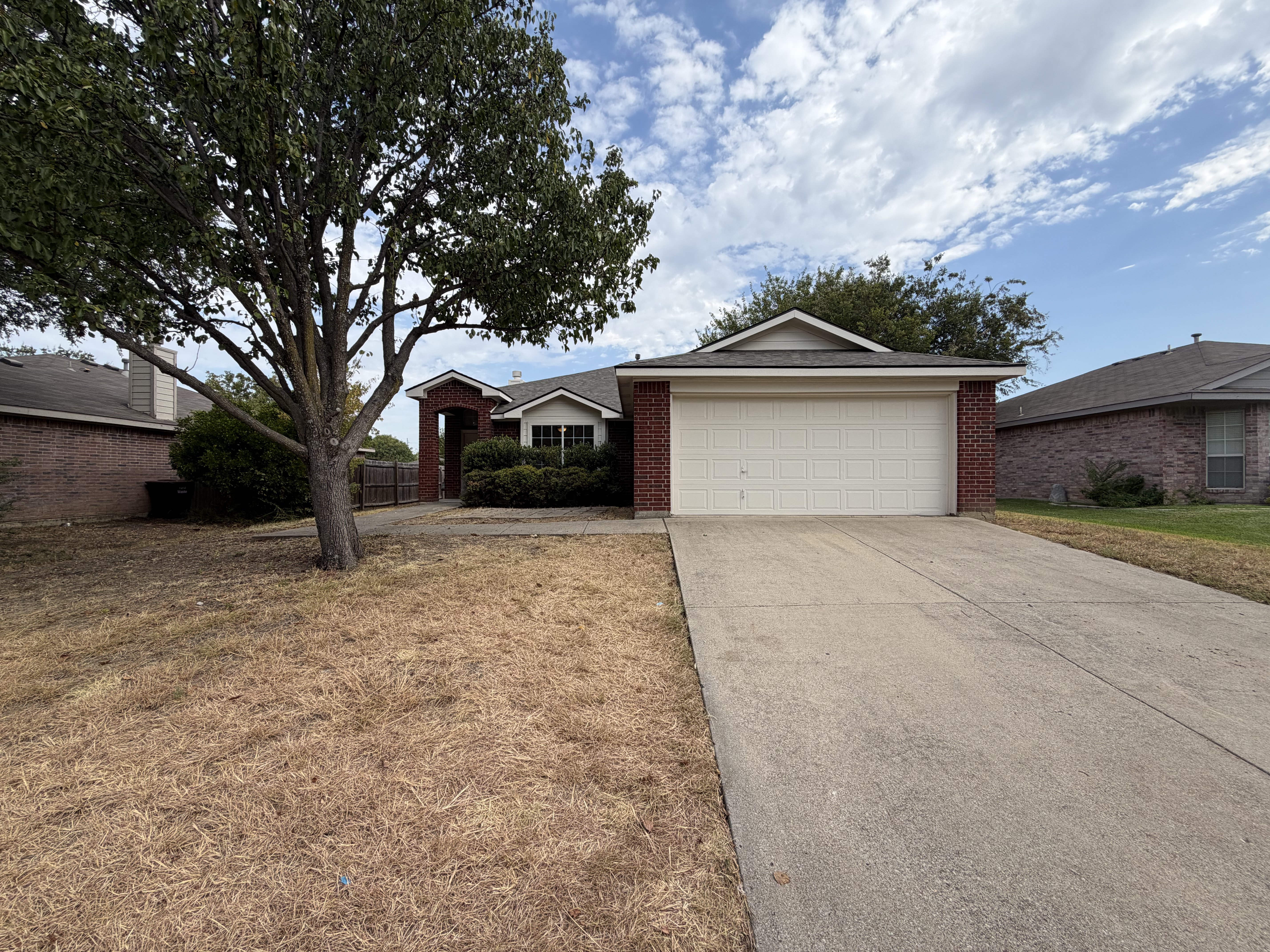 Photo 18 of 20 of 825 Dixon Ln, Denton, TX