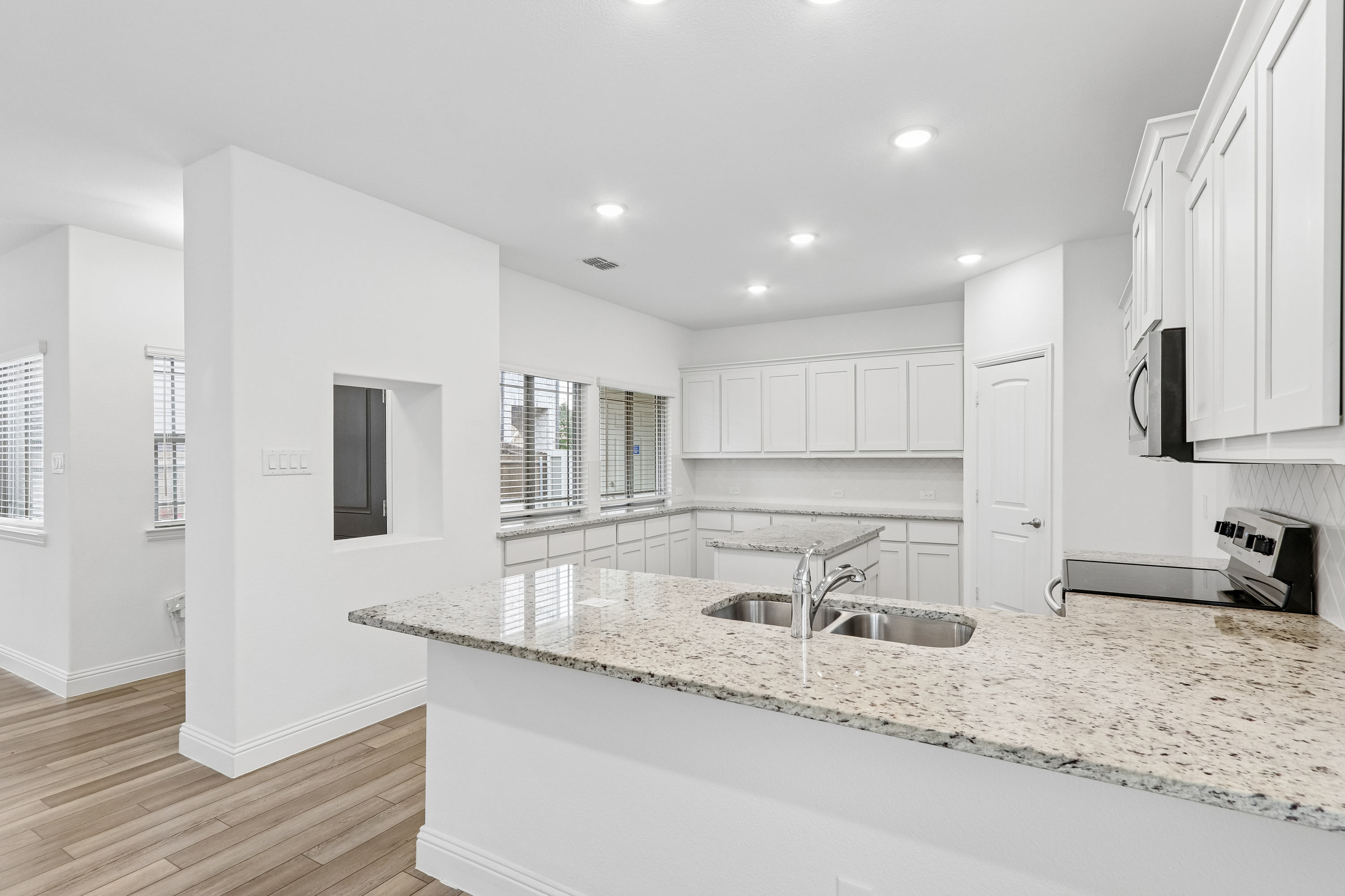 Photo 19 of 42 of 568 Val Verde St, Aubrey, TX