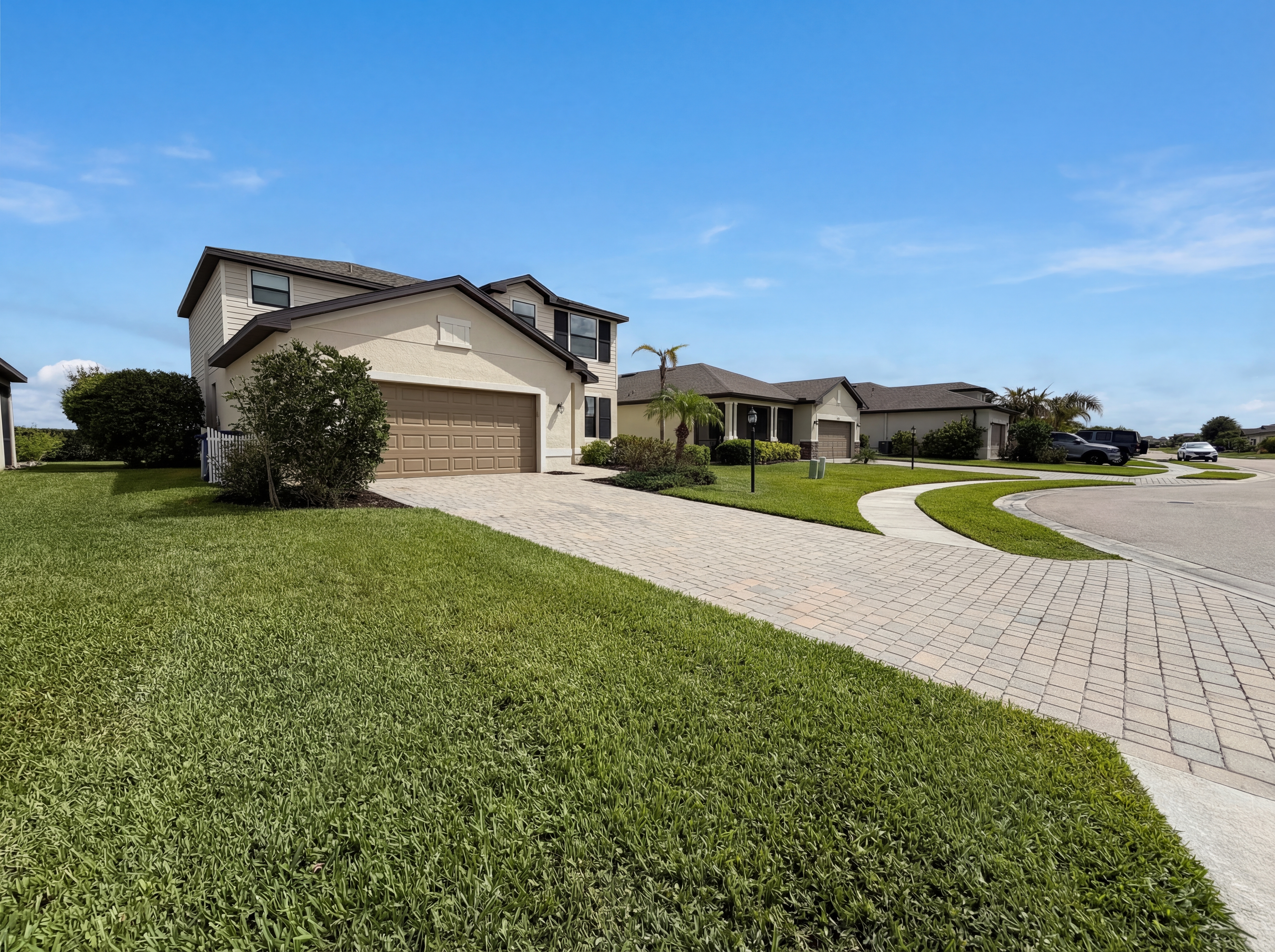 Photo 8 of 35 of 14102 Vindel Cir, Fort Myers, FL