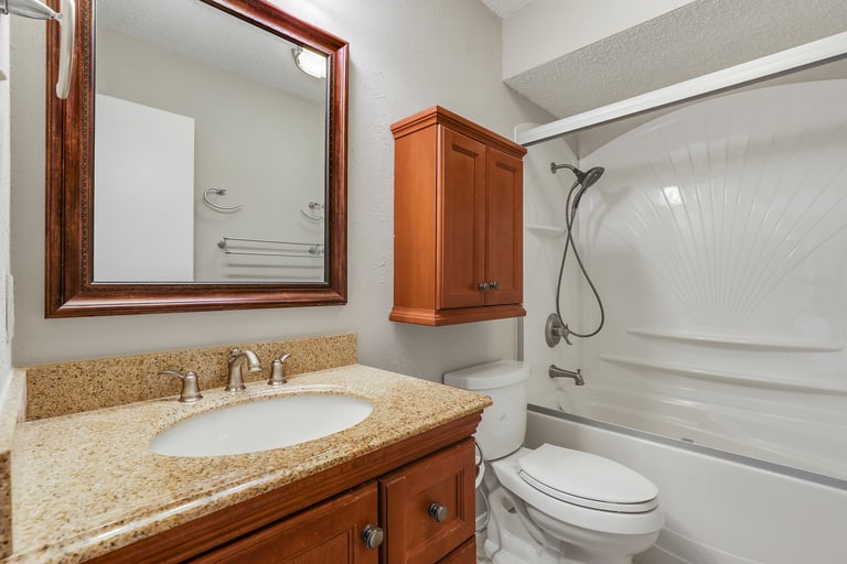 Photo 12 of 24 - 2323 Newbury Dr, Arlington, TX 76014