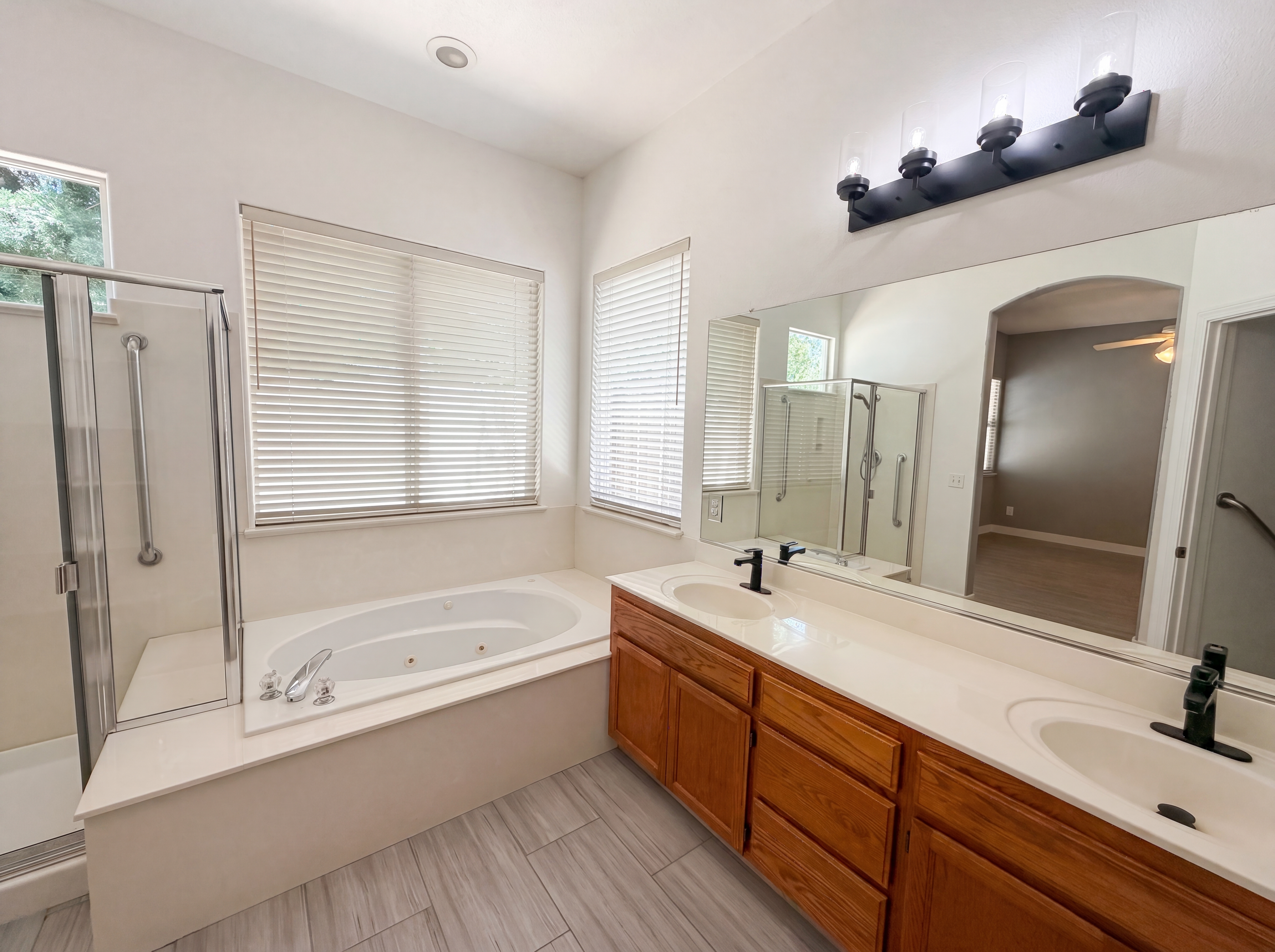 Photo 21 of 28 of 3309 Mokelumne Ct, Modesto, CA