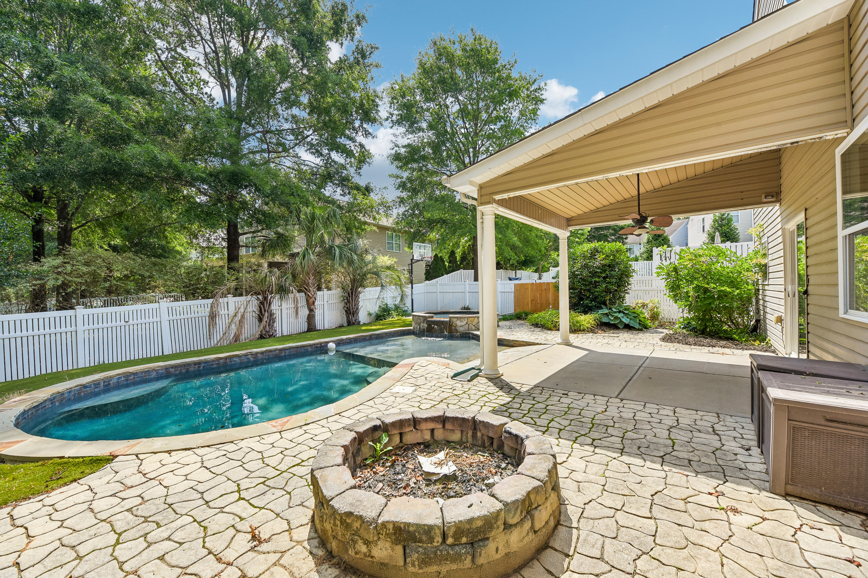 Photo 5 of 41 of 426 Garden Grove Rd, Fort Mill, SC