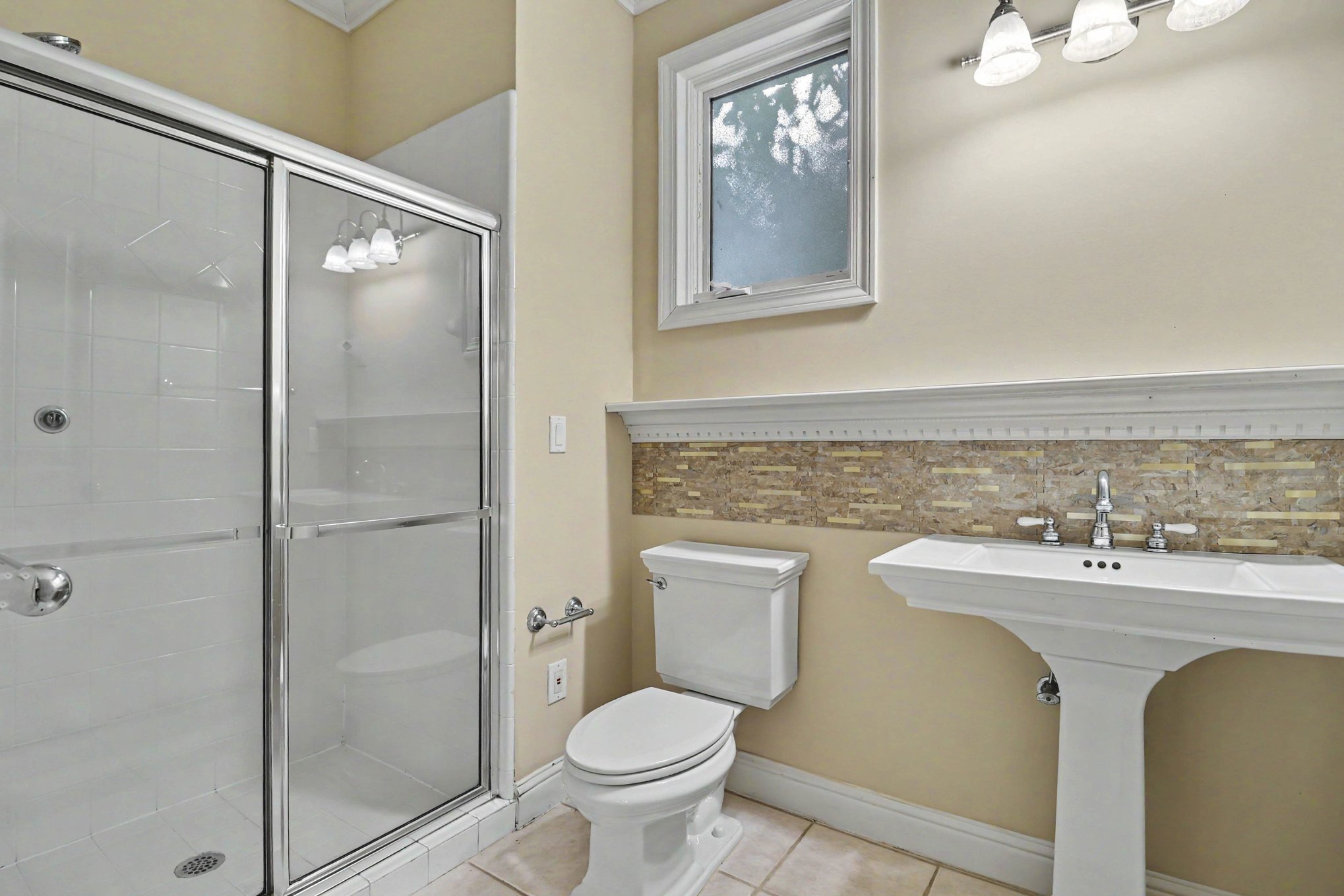 Photo 17 of 22 of 720 Barberry Dr, Alpharetta, GA
