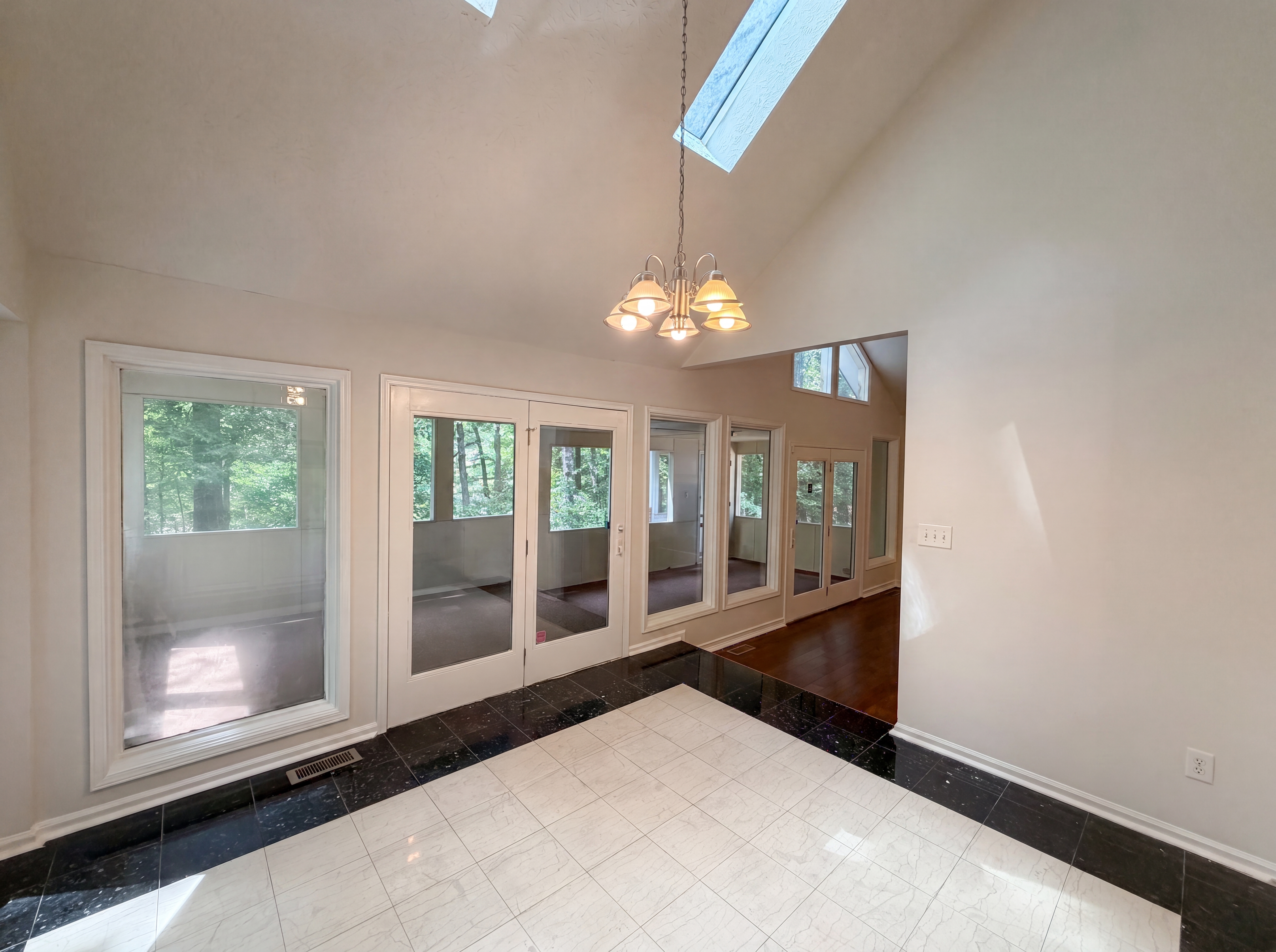 Photo 9 of 32 of 442 Hastings Way, Jonesboro, GA