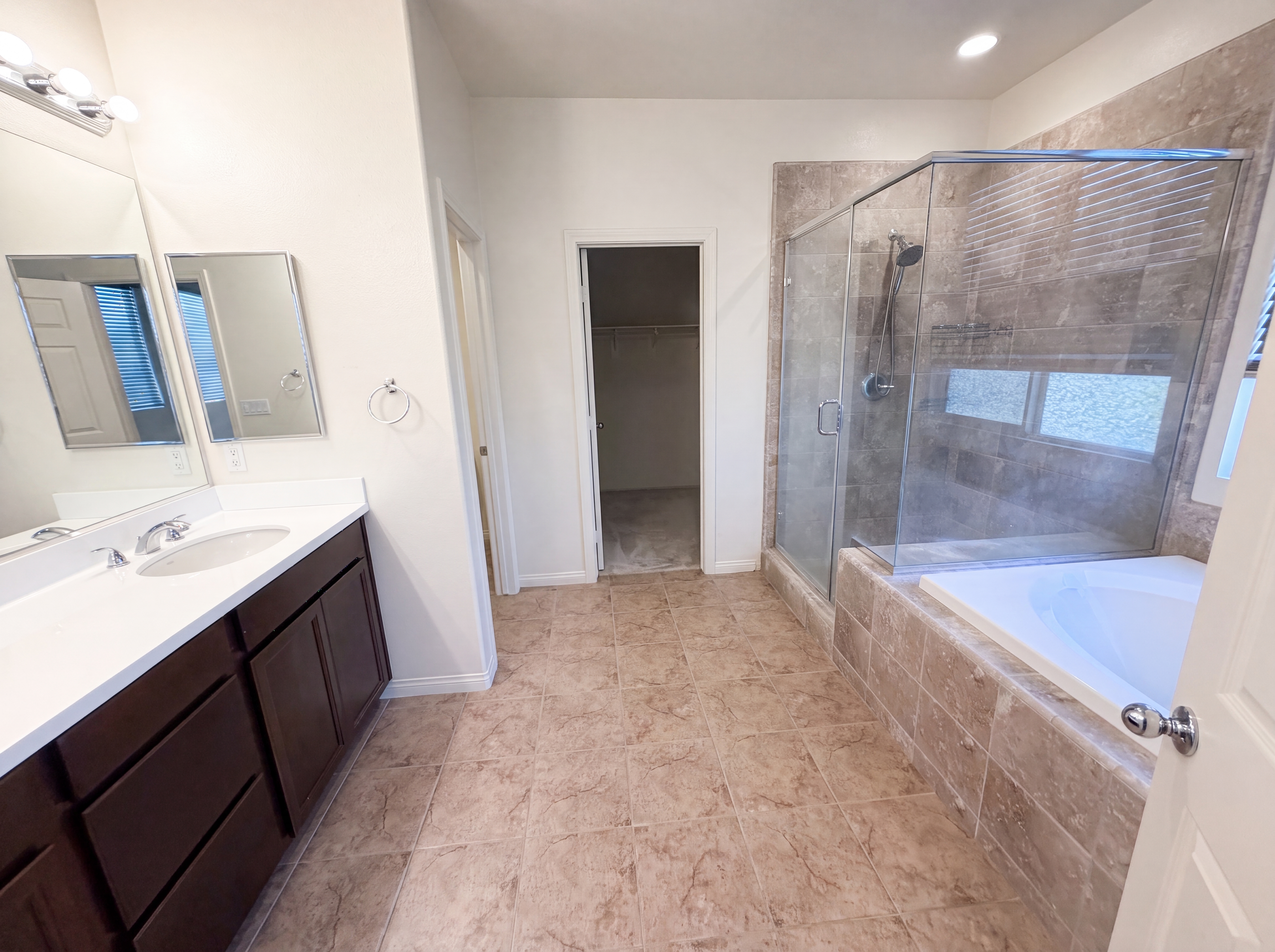Photo 13 of 24 of 1182 Woodbury Ln, Mentone, CA