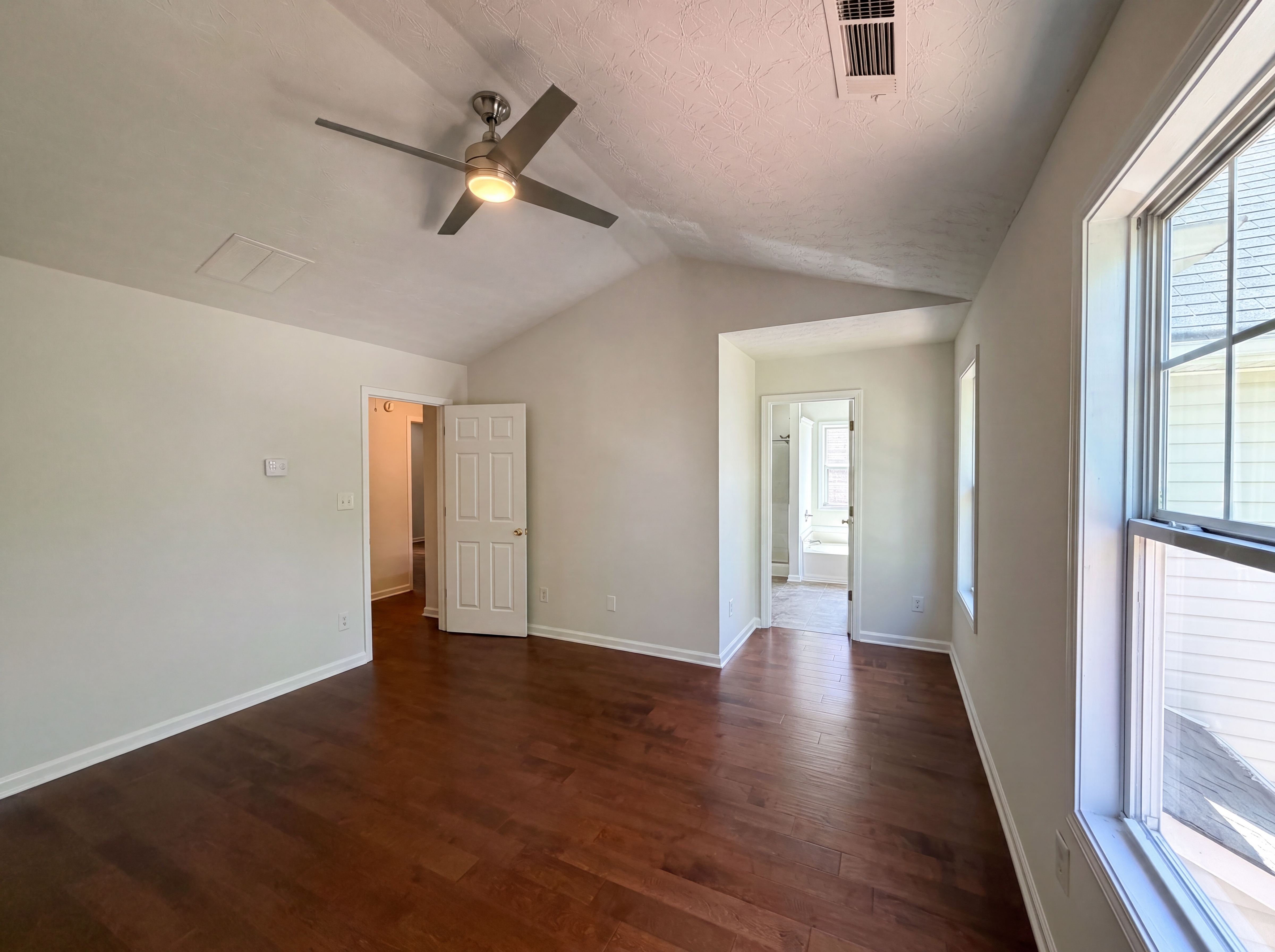 Photo 10 of 22 of 603 Marsh Lake Rd, Lawrenceville, GA