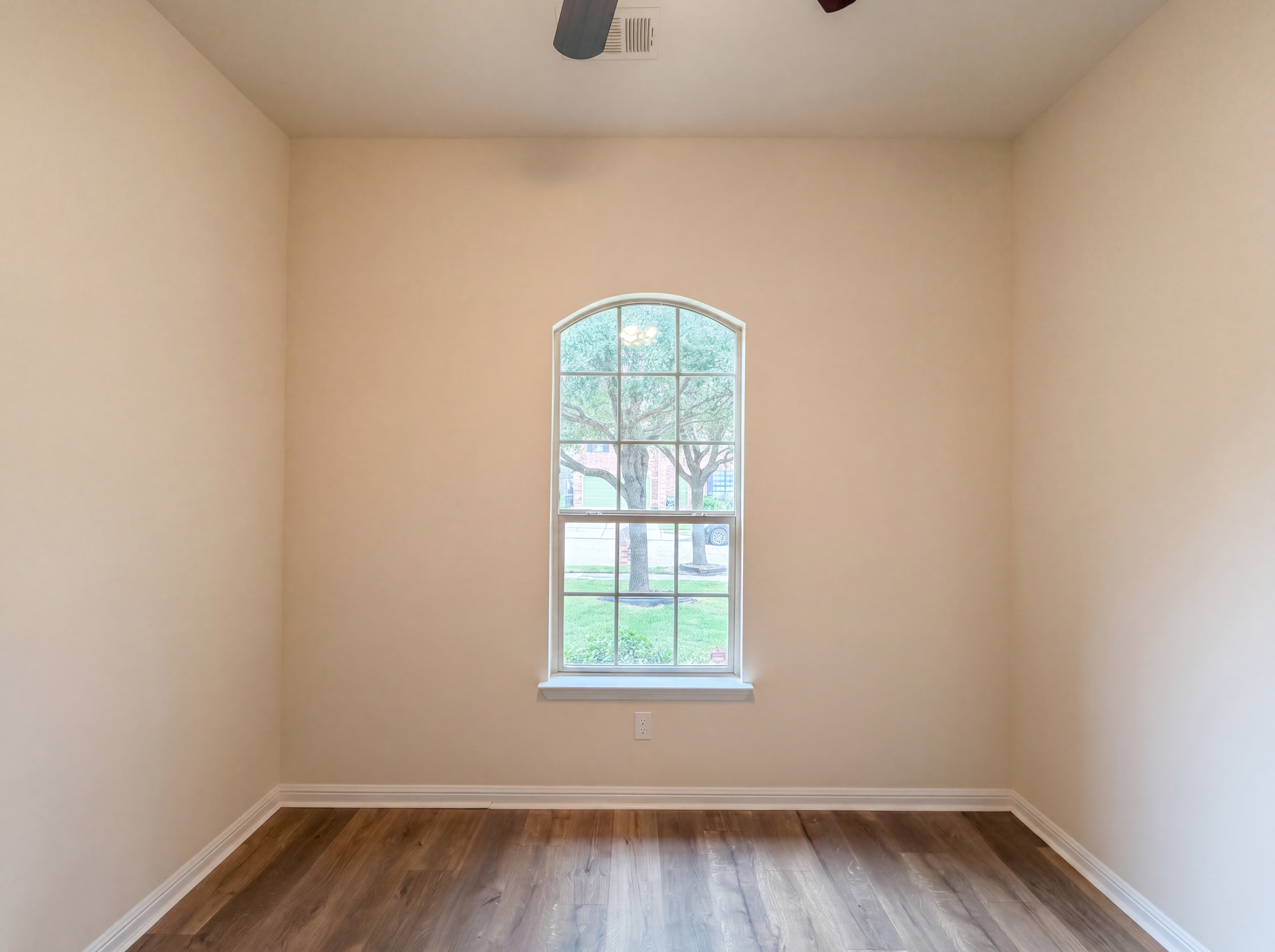 Photo 18 of 23 of 1124 Terrace View Dr, Fort Worth, TX