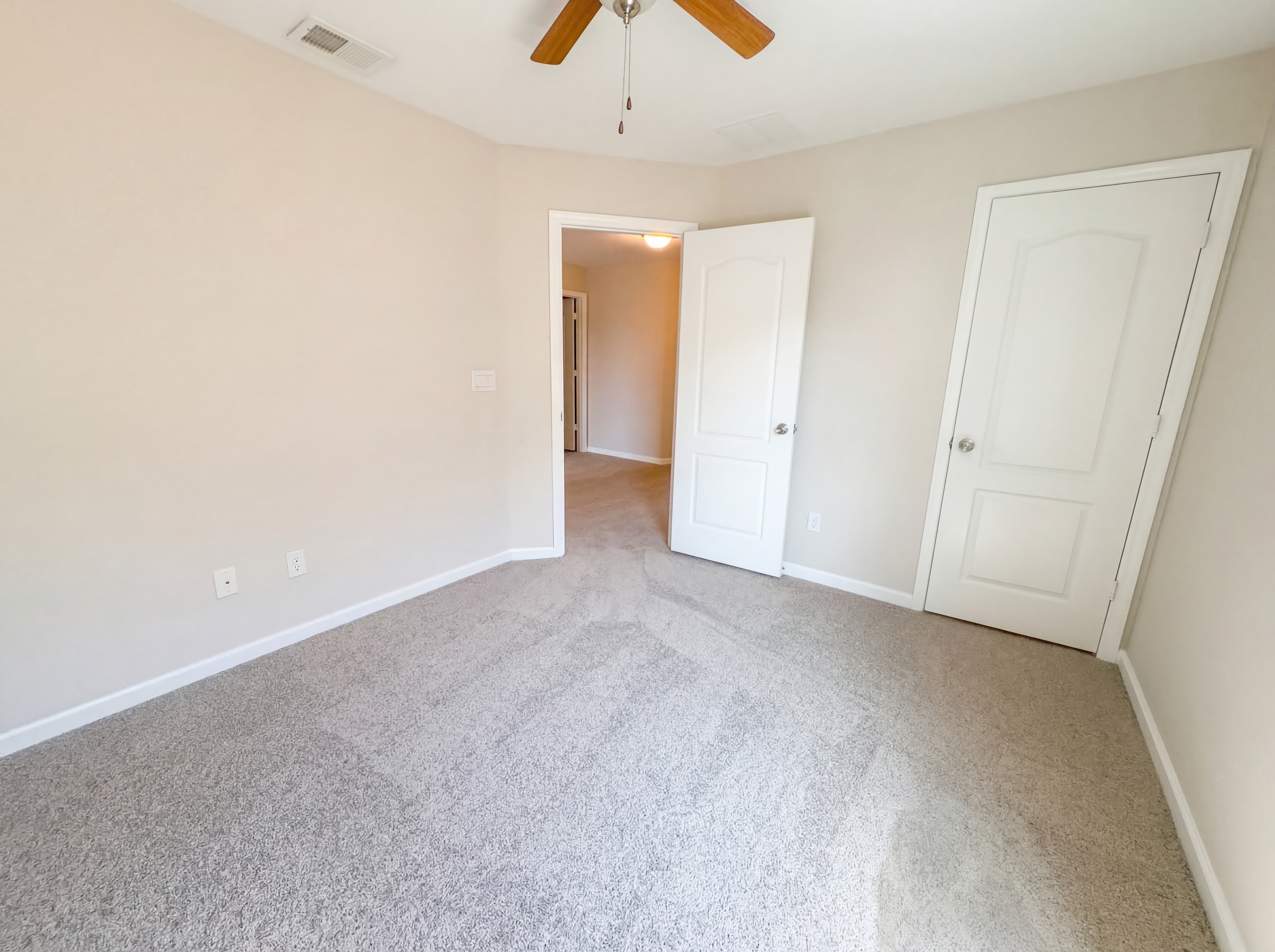 Photo 13 of 20 of 875 Quiet Stone Ln, Orange Park, FL