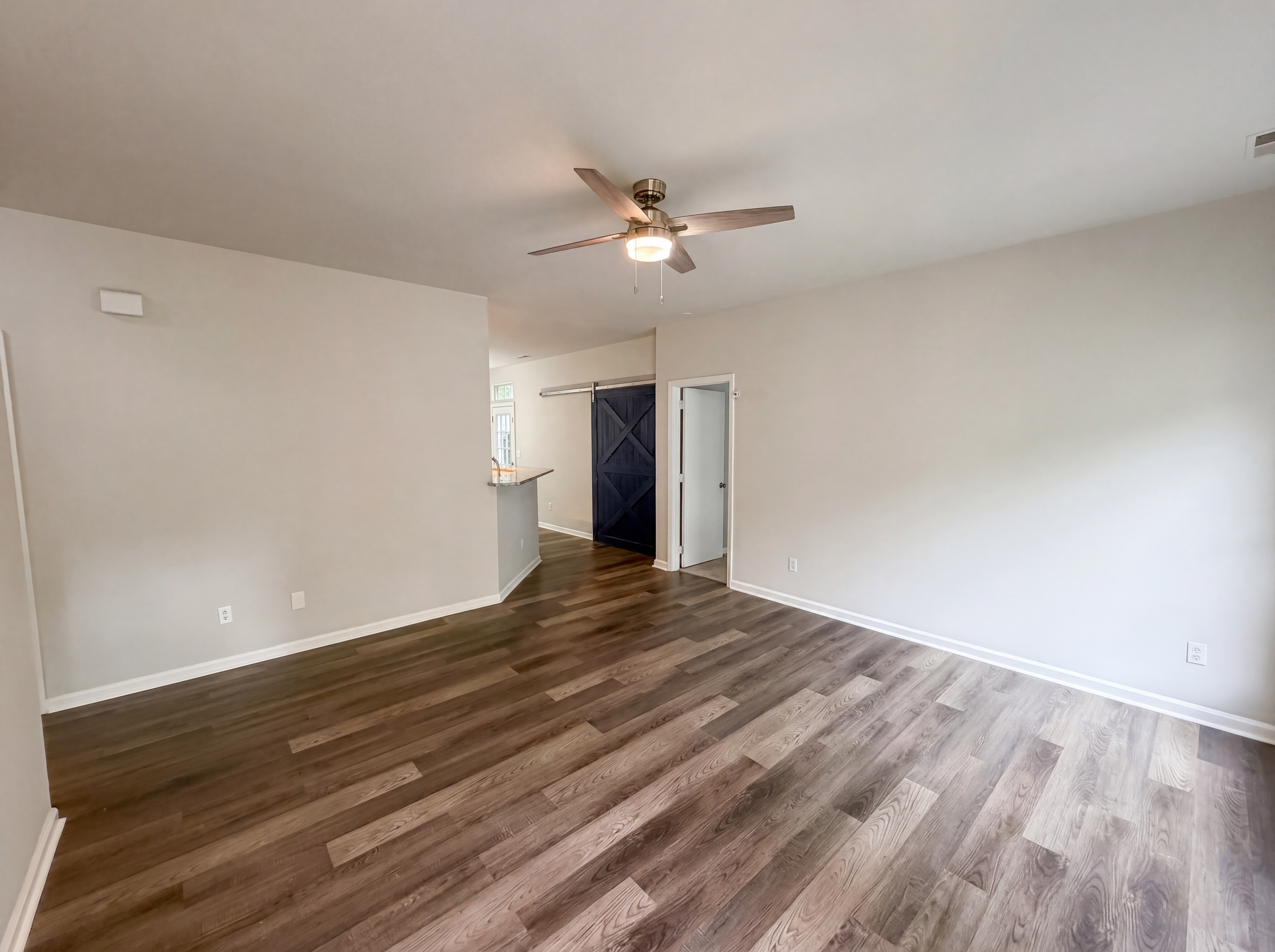 Photo 3 of 22 of 4808 Pennant Pl, Charlotte, NC