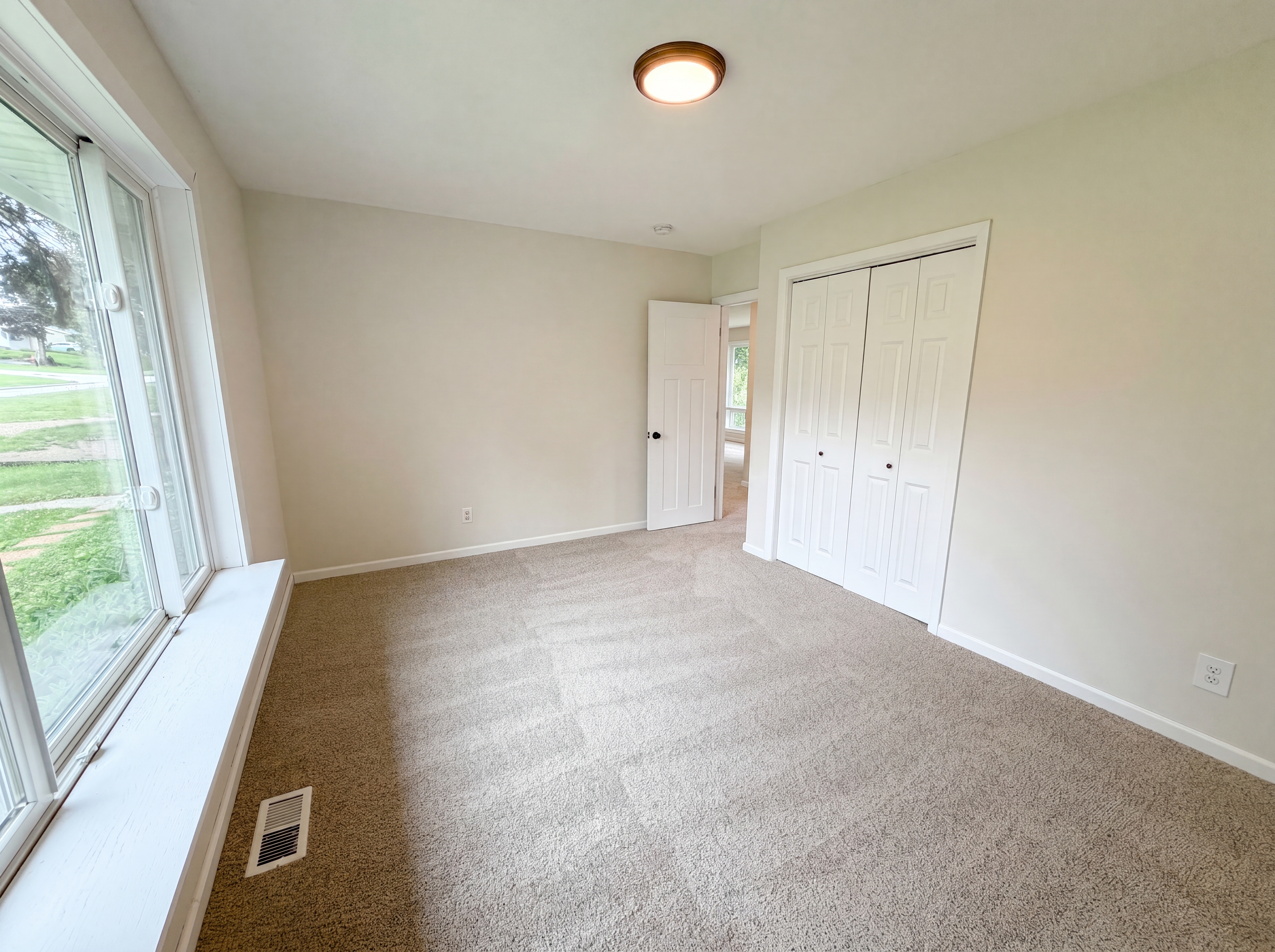 Photo 13 of 27 of 1695 Abell St, Maplewood, MN