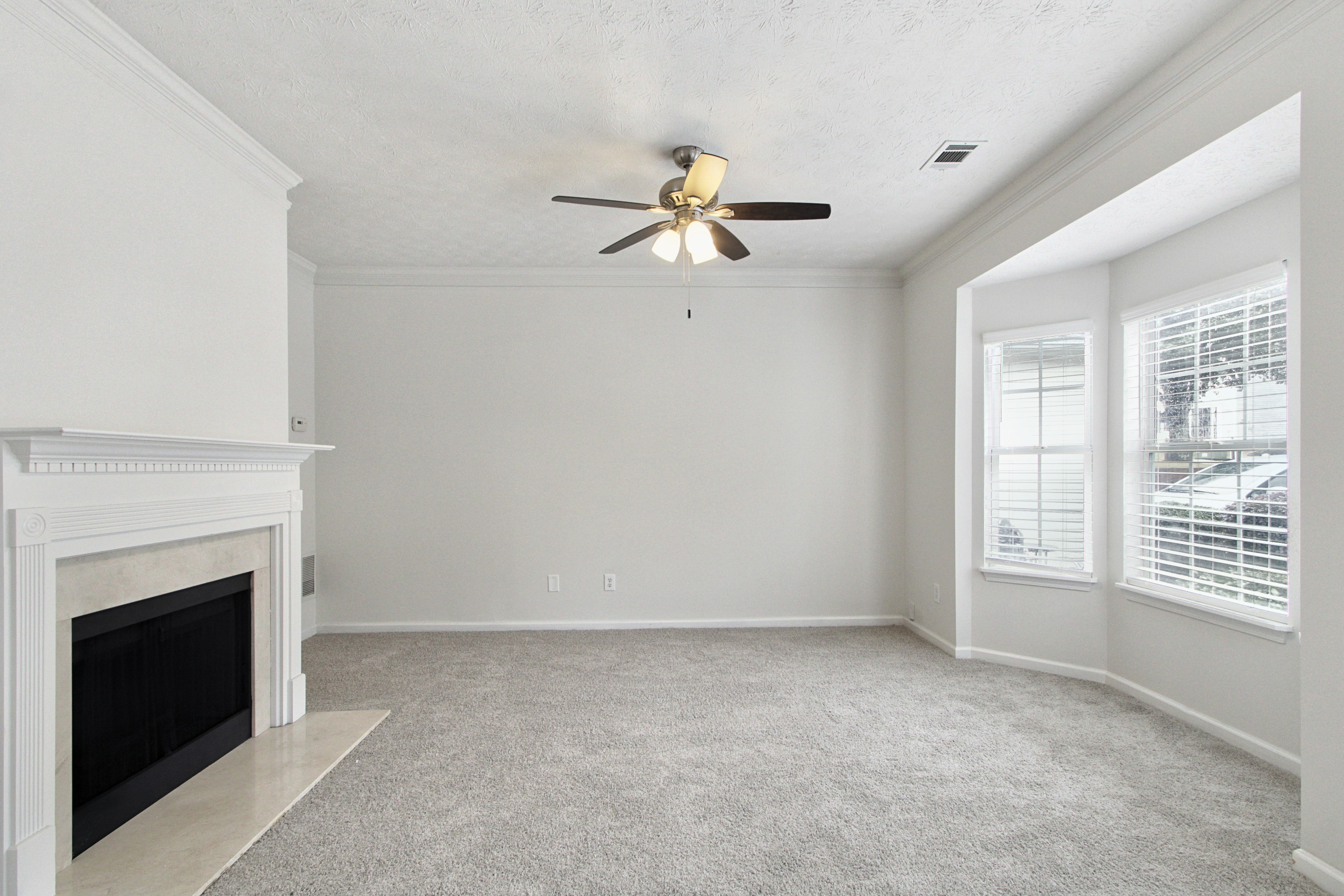 Photo 3 of 27 of 409 Timber Gate Dr, Lawrenceville, GA