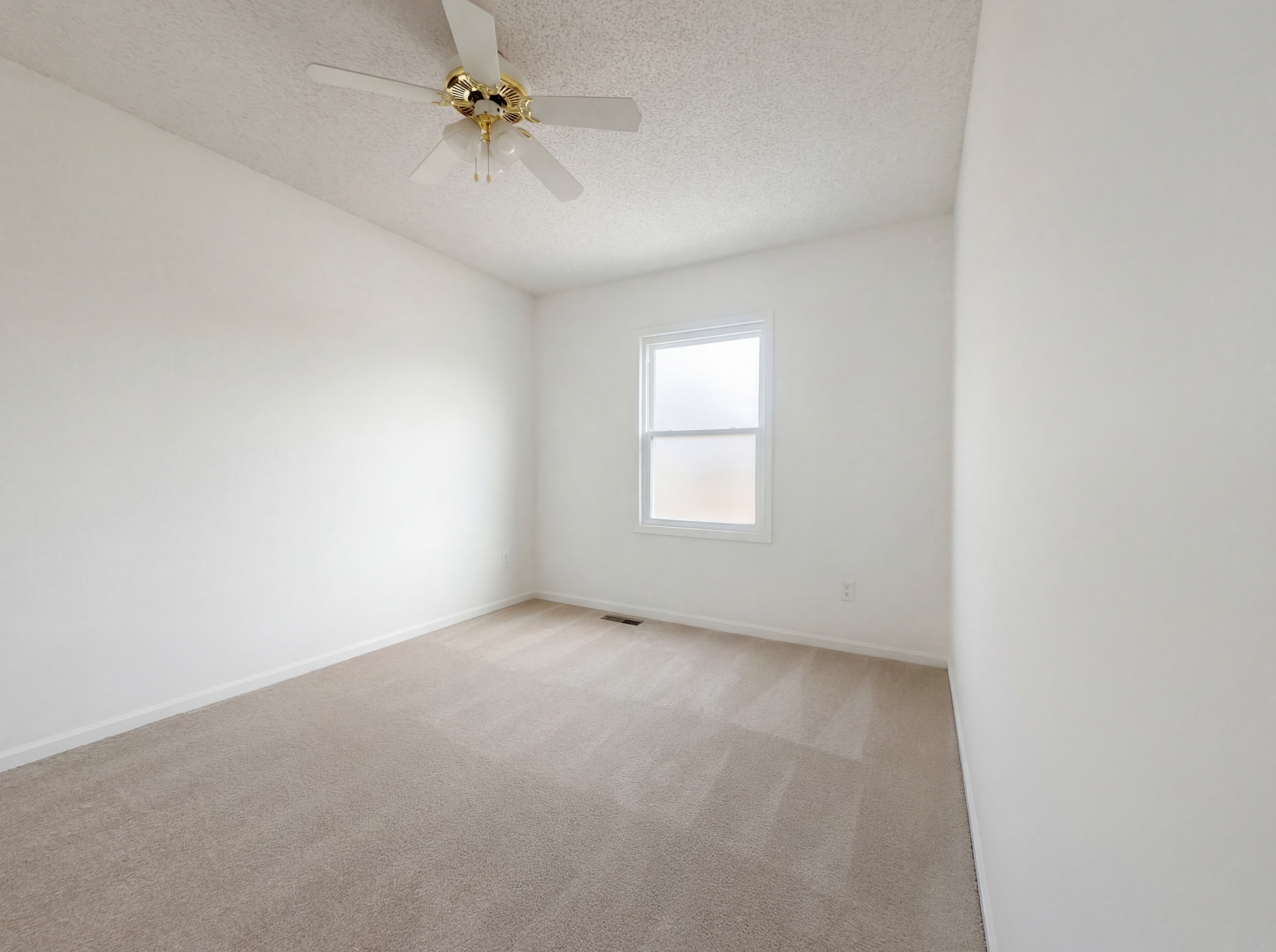 Photo 16 of 27 of 14110 Lora St, Smithville, MO