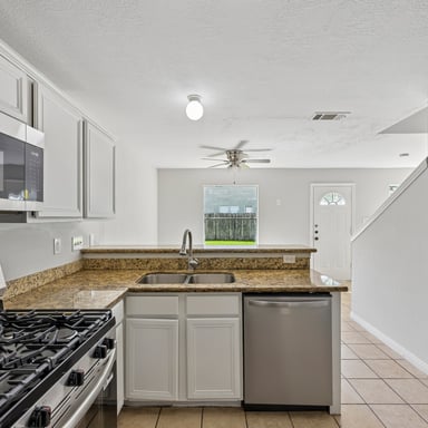 Property photo 2 of 8006 Scarlet Tanager Dr