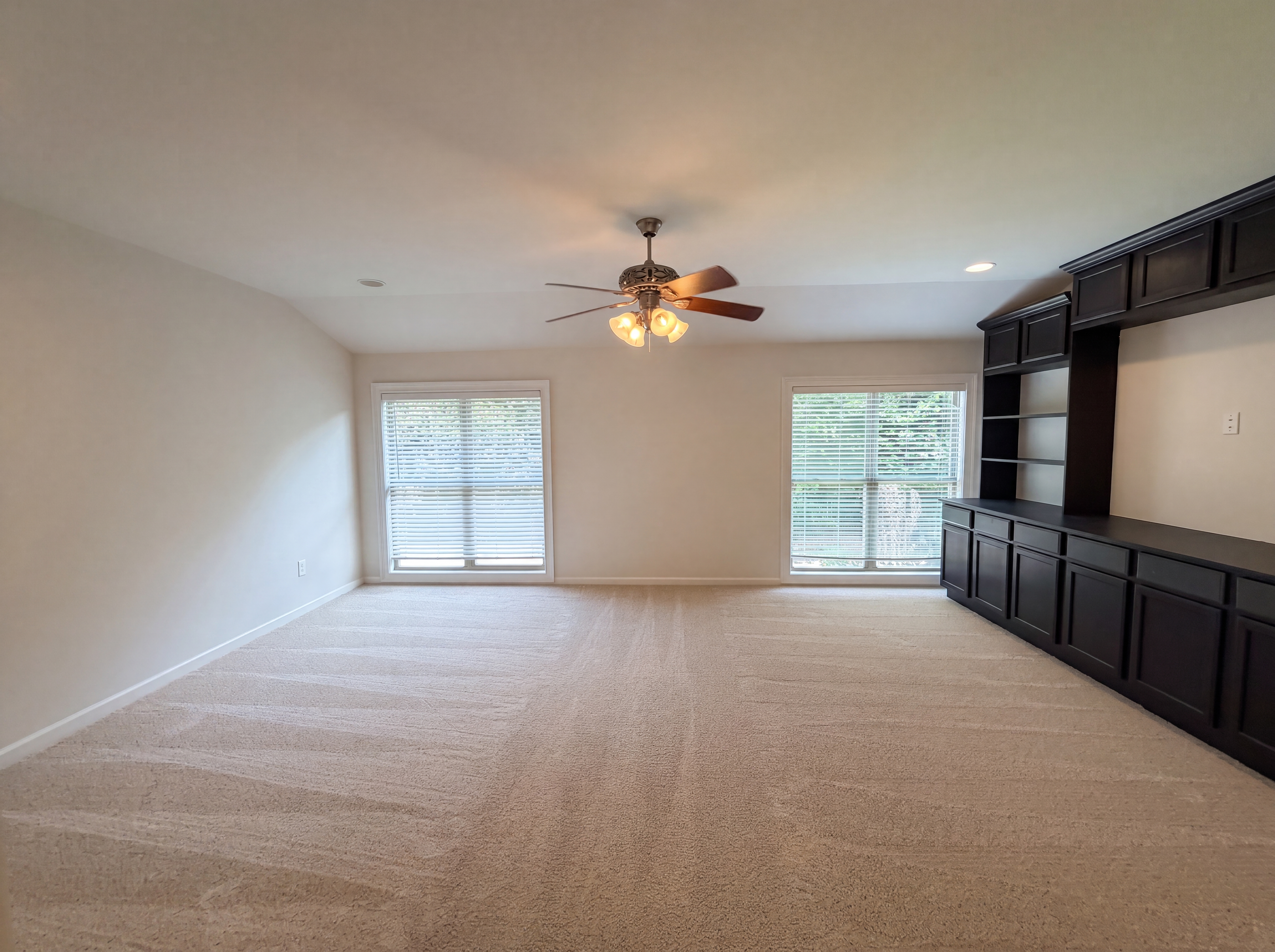 Photo 14 of 51 of 1481 Azalea Brook Dr, Lawrenceville, GA