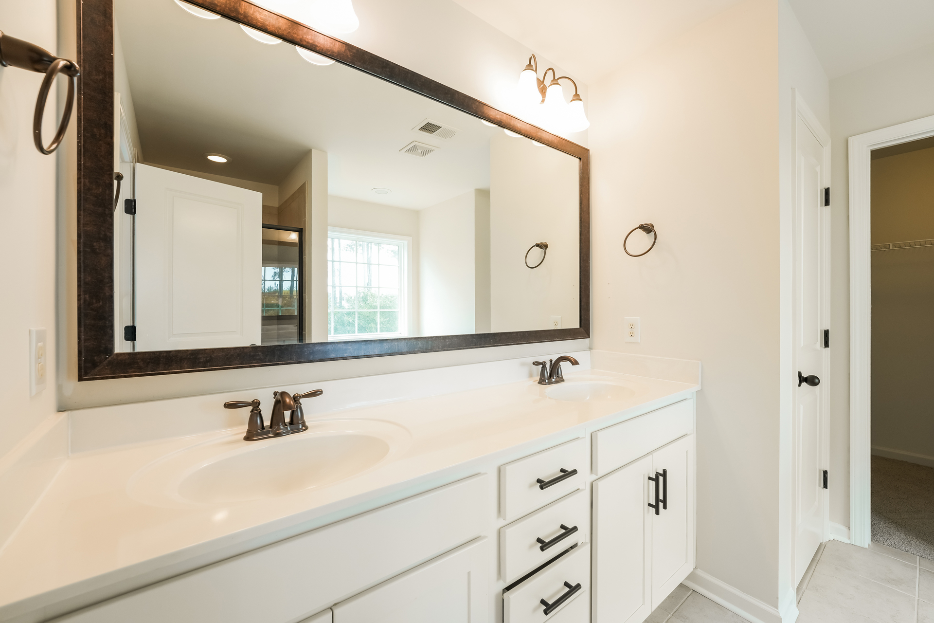 Photo 13 of 22 of 319 Whispering Breeze Ln, Summerville, SC