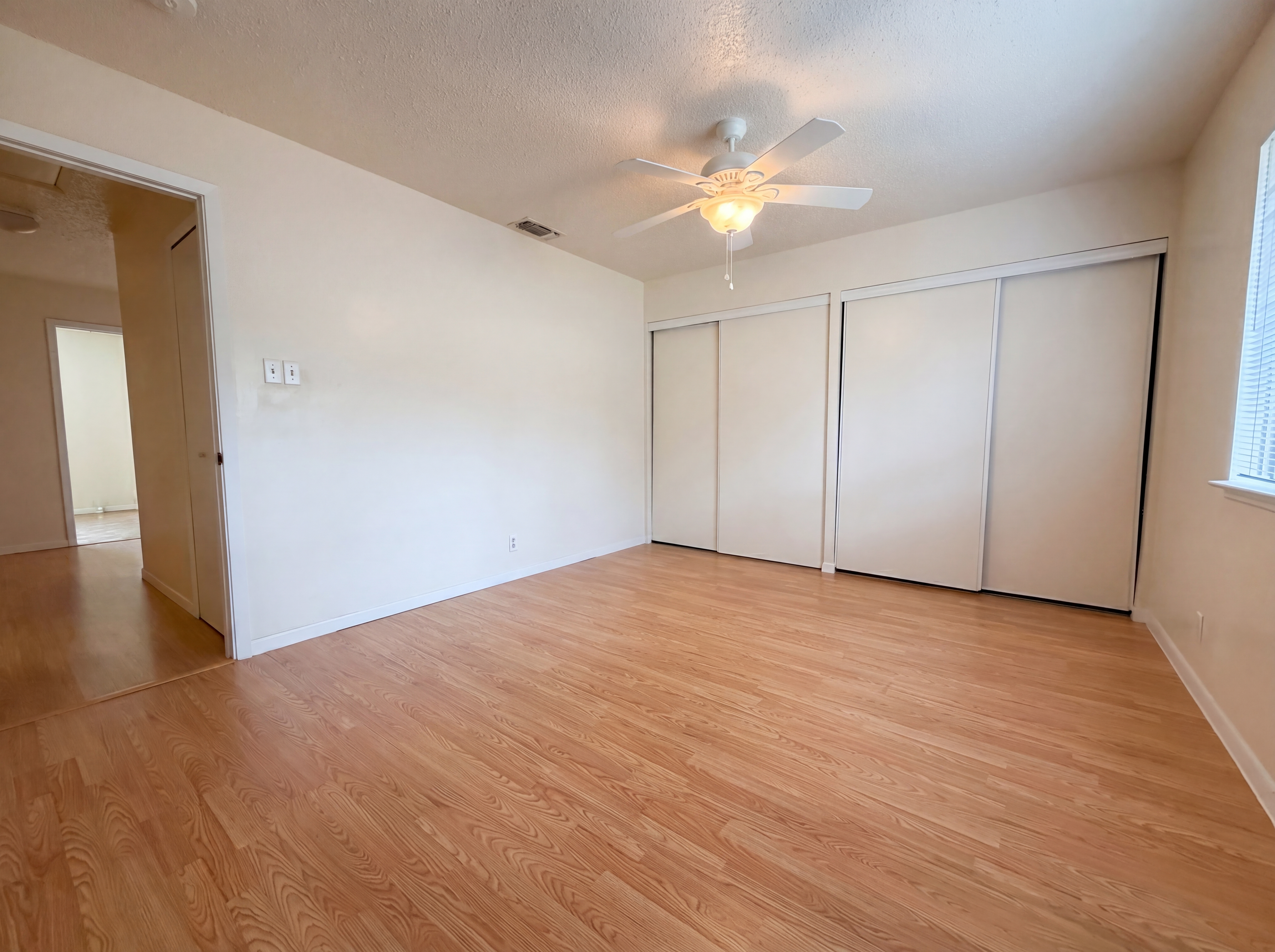 Photo 4 of 17 of 528 Pecan Dr, Schertz, TX