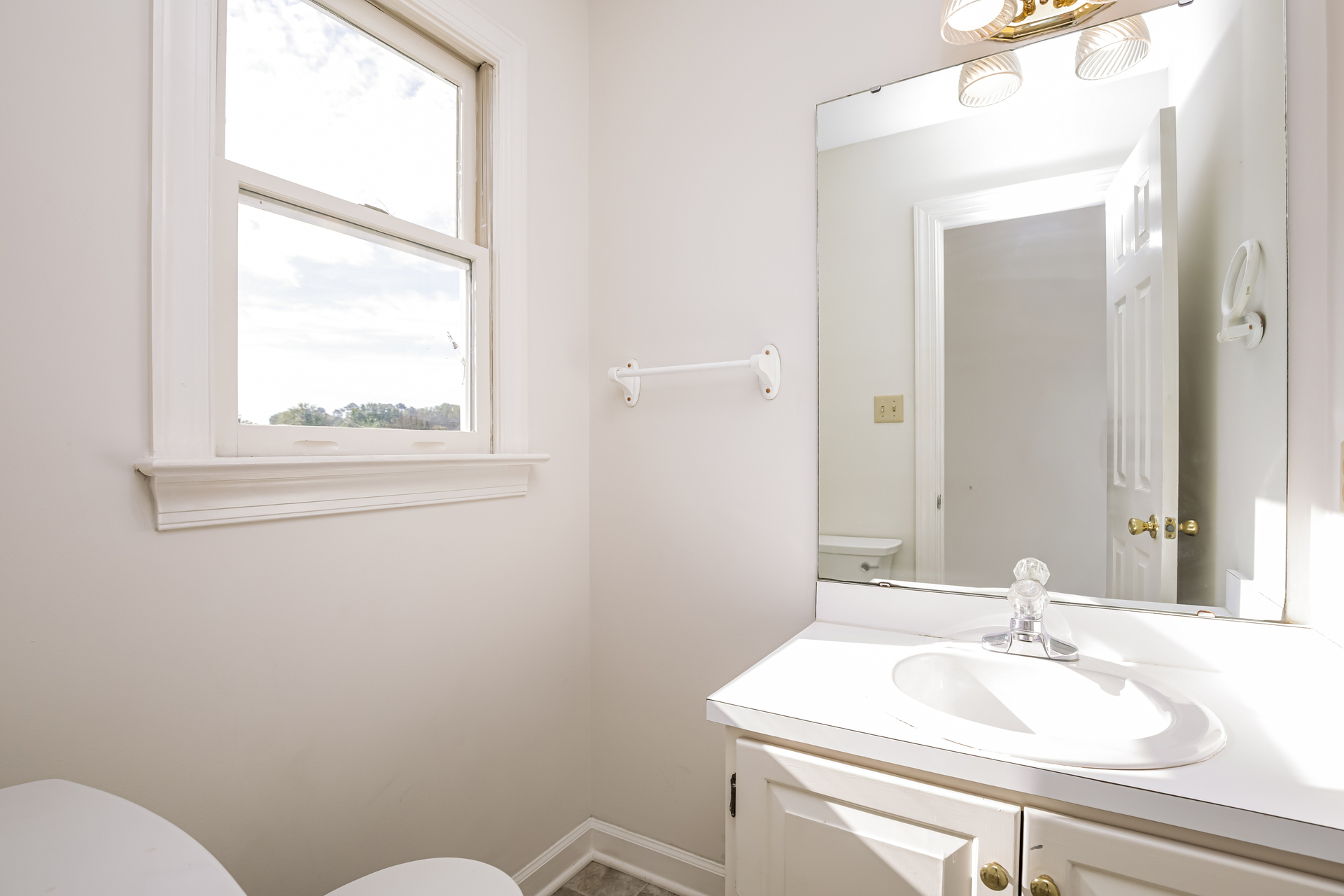 Photo 17 of 21 of 307 Hearthstone Dr, Nashville, NC