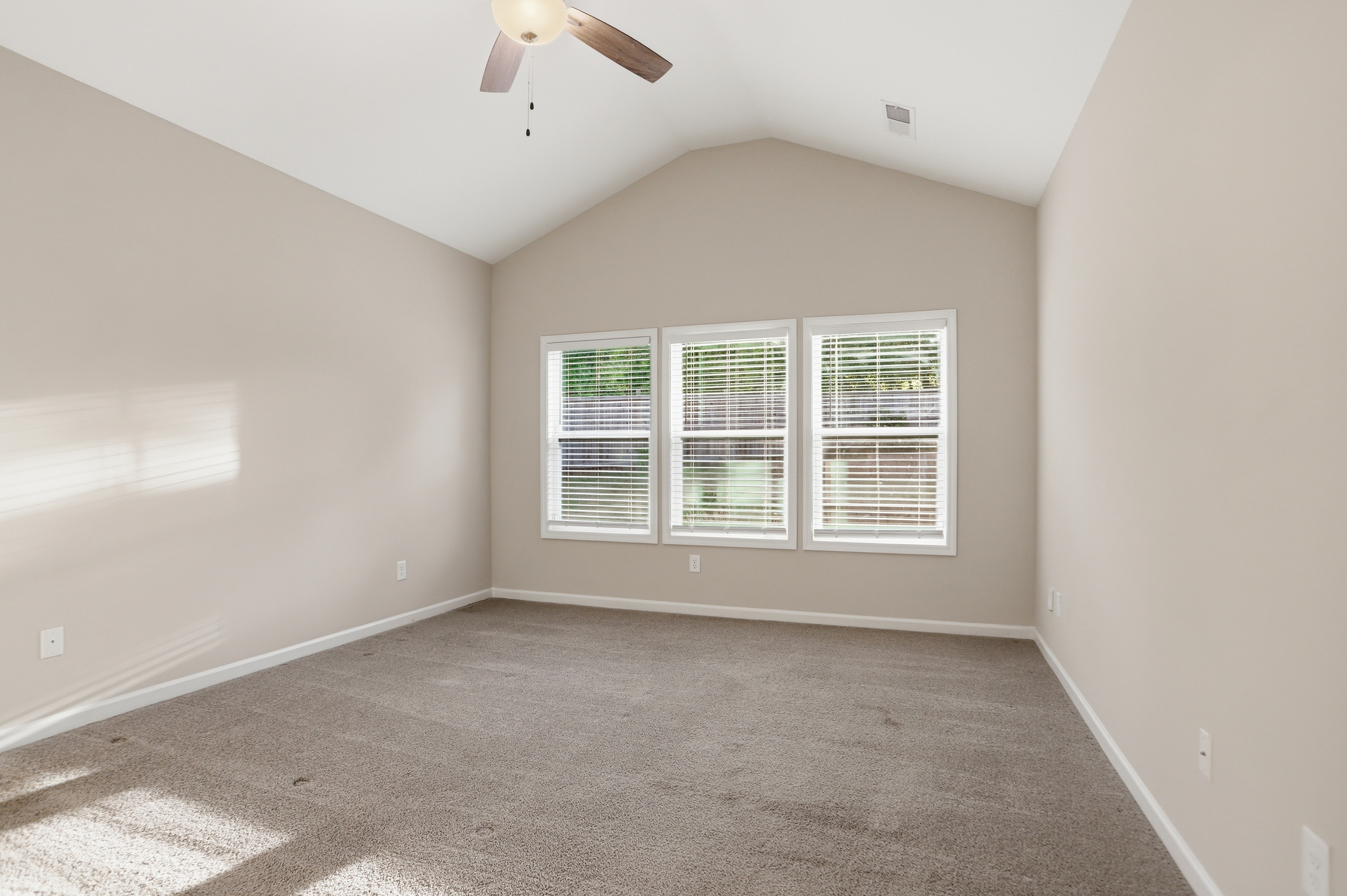 Photo 22 of 43 of 7001 Palomino Trl, Winston, GA