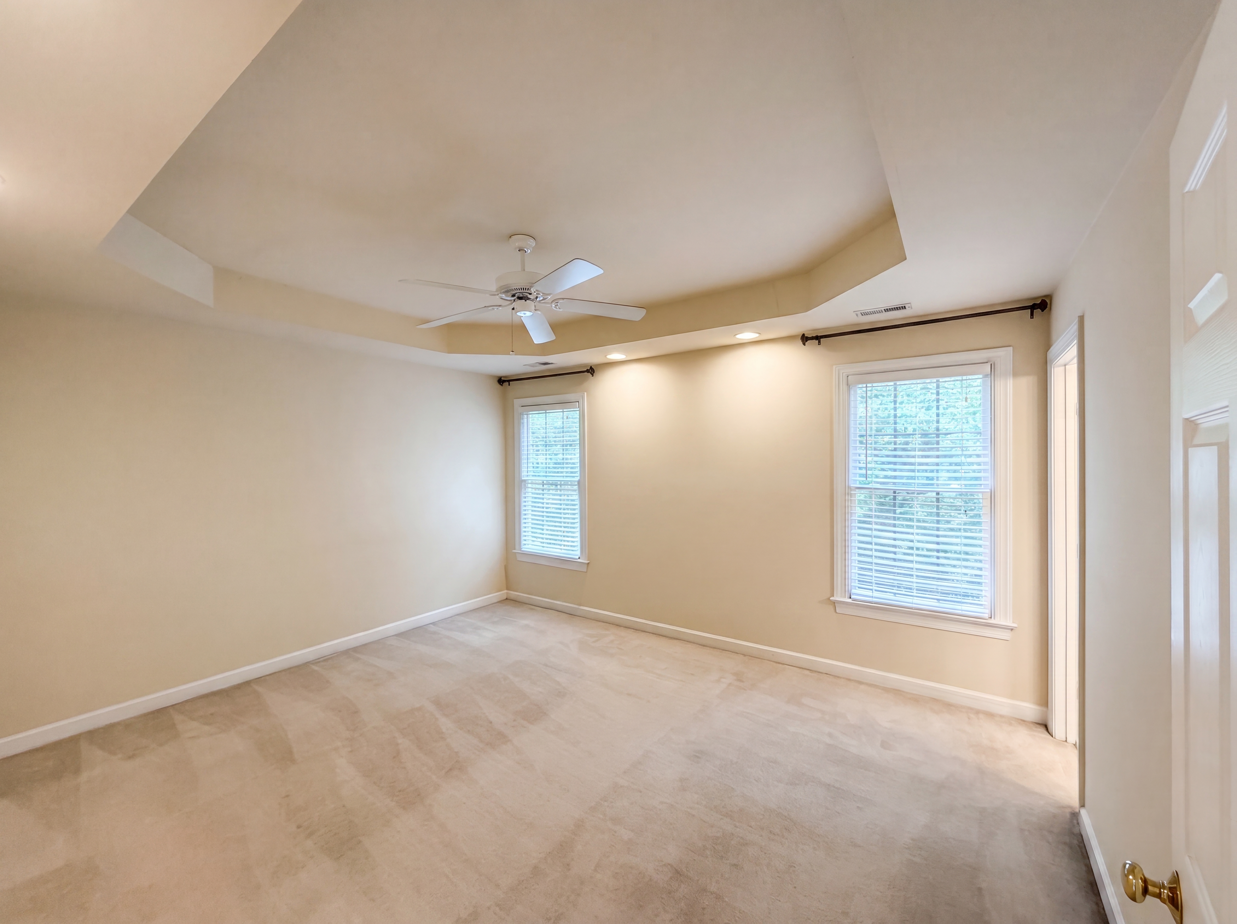 Photo 4 of 19 of 7301 Lakefall Dr, Wake Forest, NC