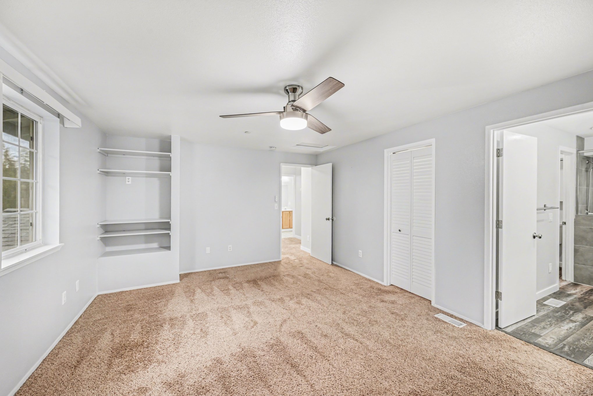 Photo 4 of 17 of 21016 68th Street Ct E, Bonney Lake, WA