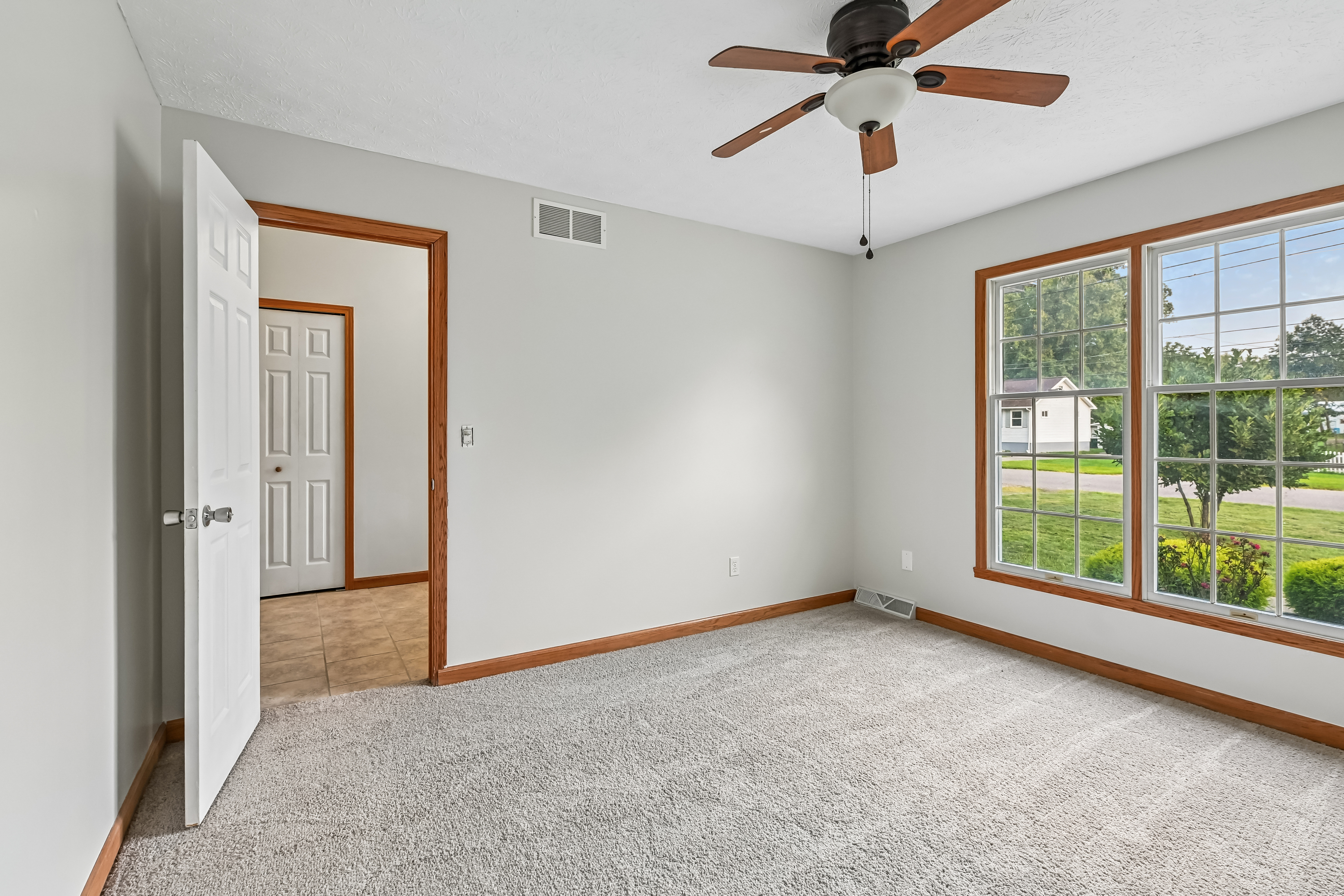 Photo 34 of 42 of 2145 Overland Ave NE, Warren, OH