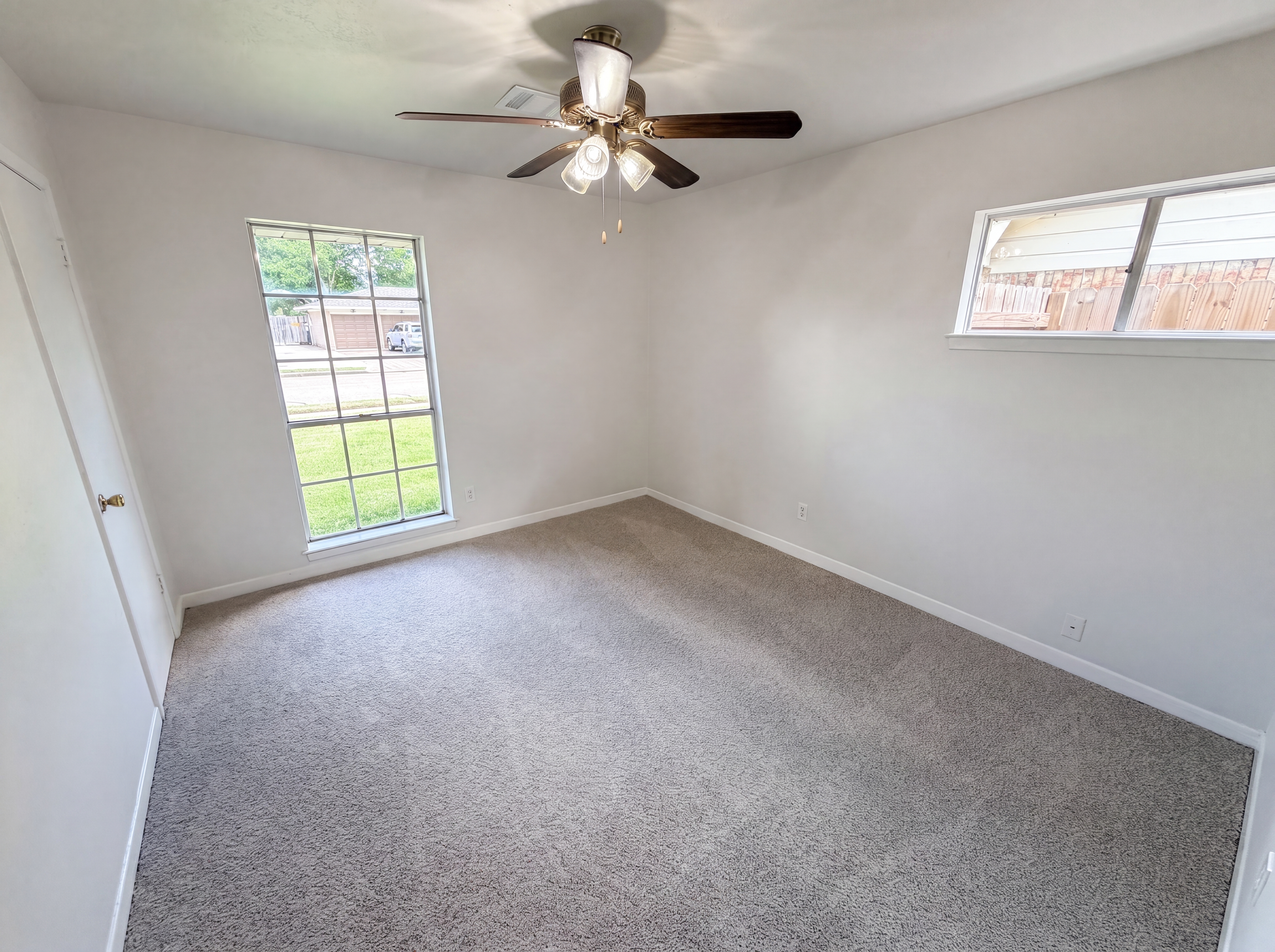 Photo 21 of 26 of 910 Luella Ave, Deer Park, TX