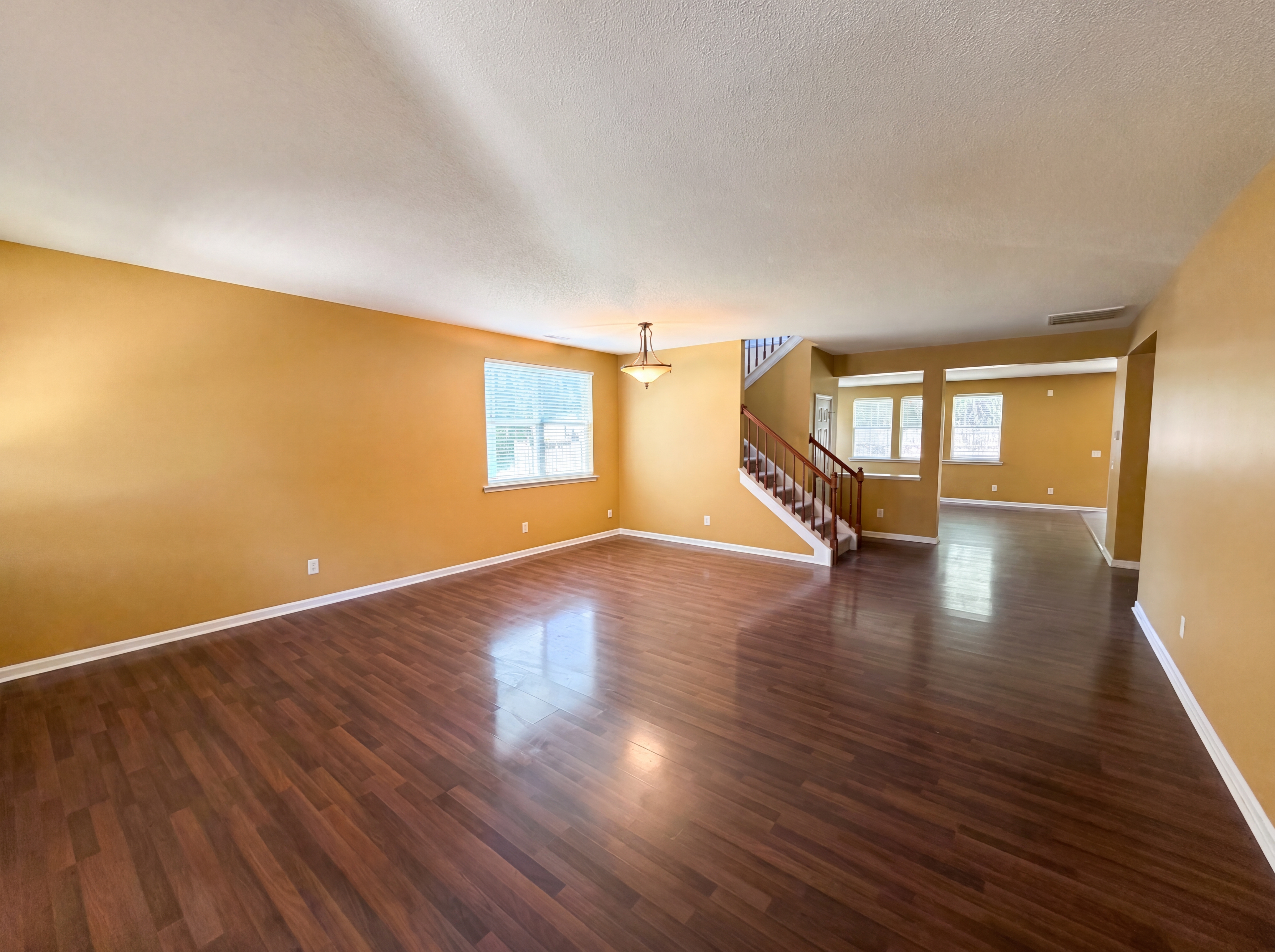 Photo 3 of 18 of 506 Hillview Dr, Durham, NC