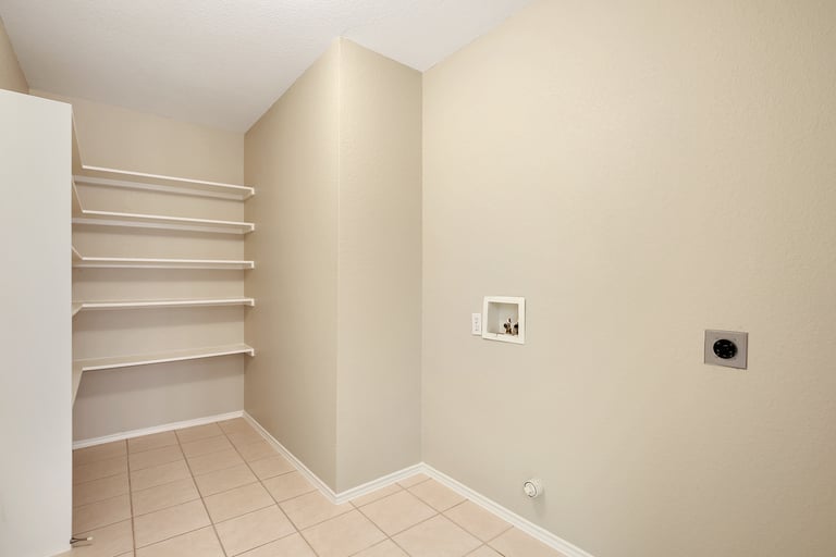 Photo 14 of 28 - 709 Stone Mesa Ct, Arlington, TX 76001